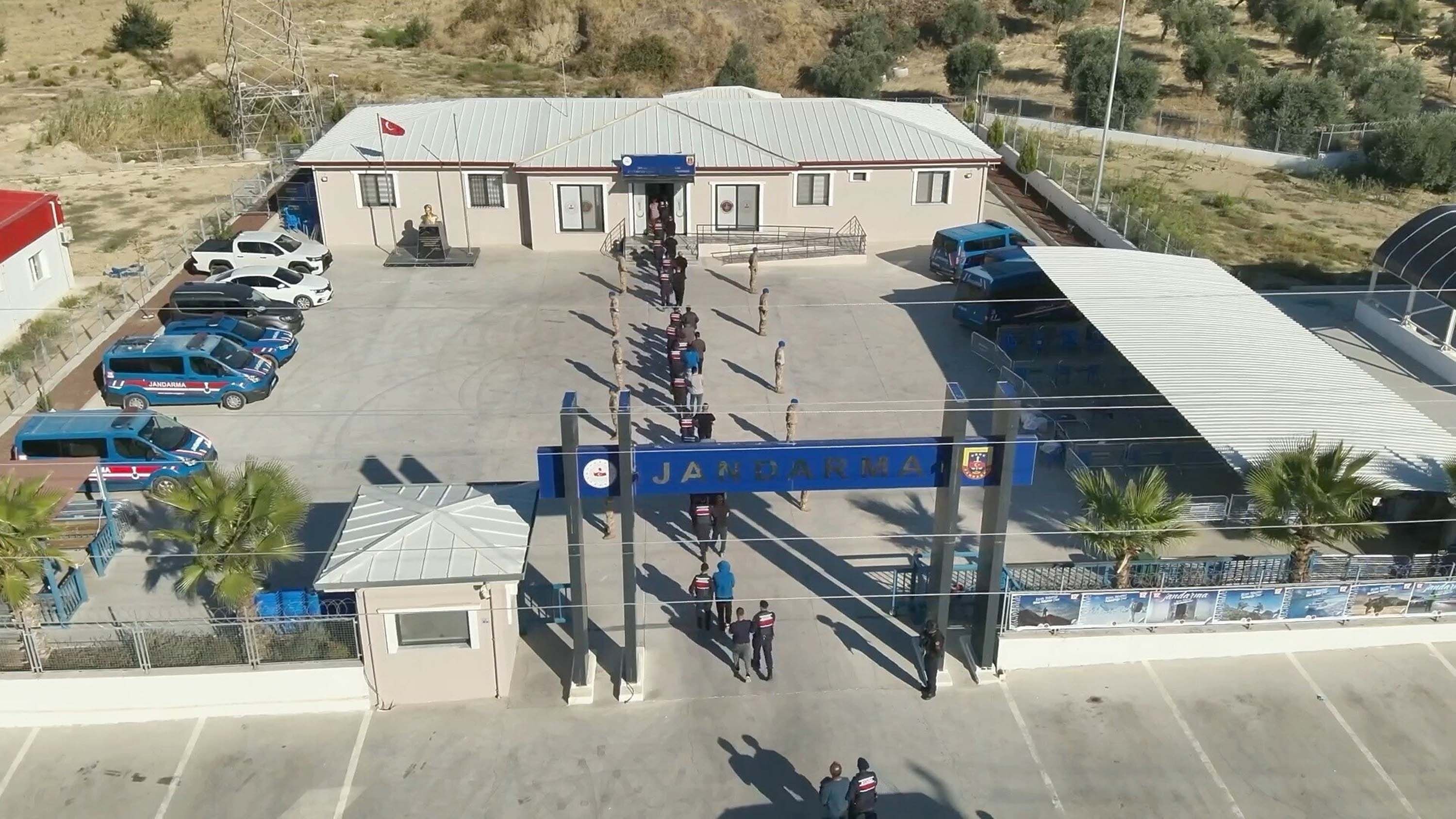 Aydın Merkezli Operasyonda 111 Şüpheli Gözaltına Alındı (2)