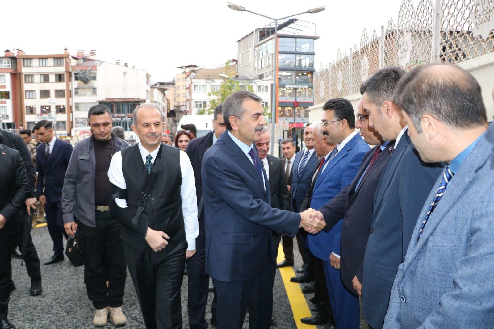Bakan Tekin Eğitim Yatırımlarını Anlattı (2)