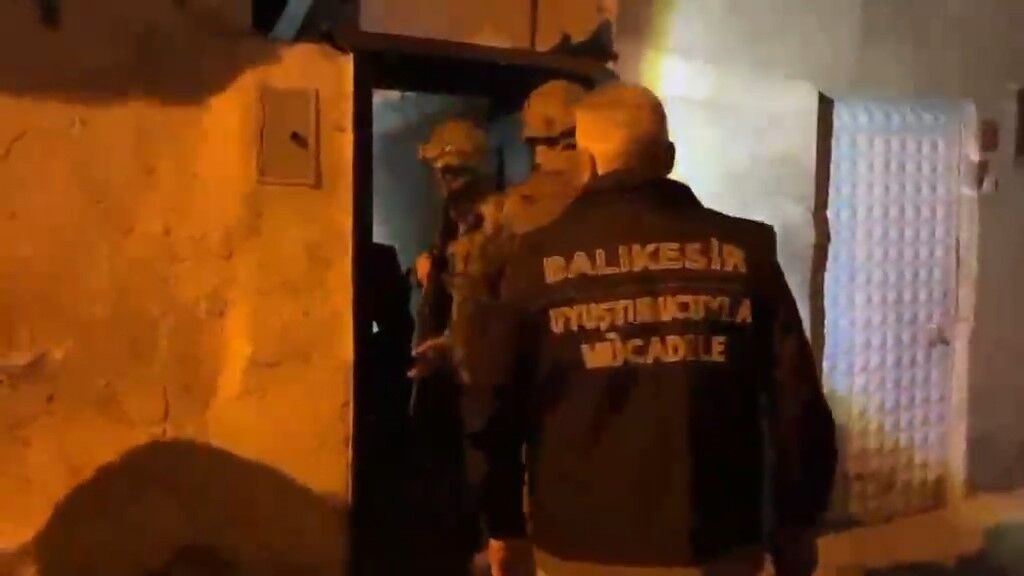 Balıkesir’de 37 Adrese Eş Zamanlı Operasyon 20 Gözaltı (3)