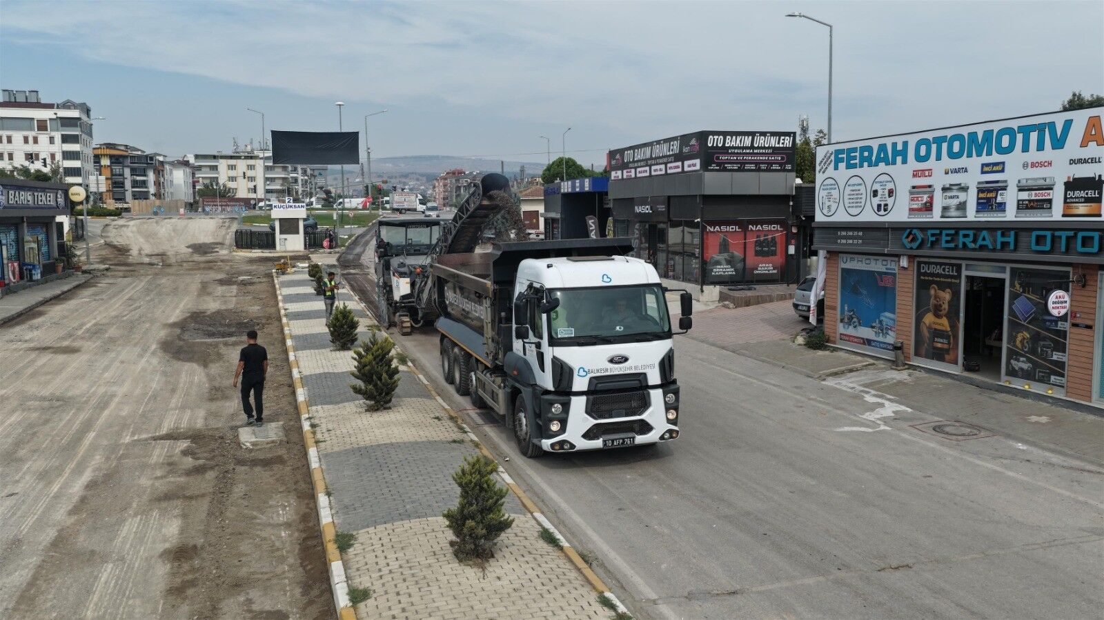 Balıkesir’de Küçük Sanayi Sitesi Yoluna Sıcak Asfalt (4)
