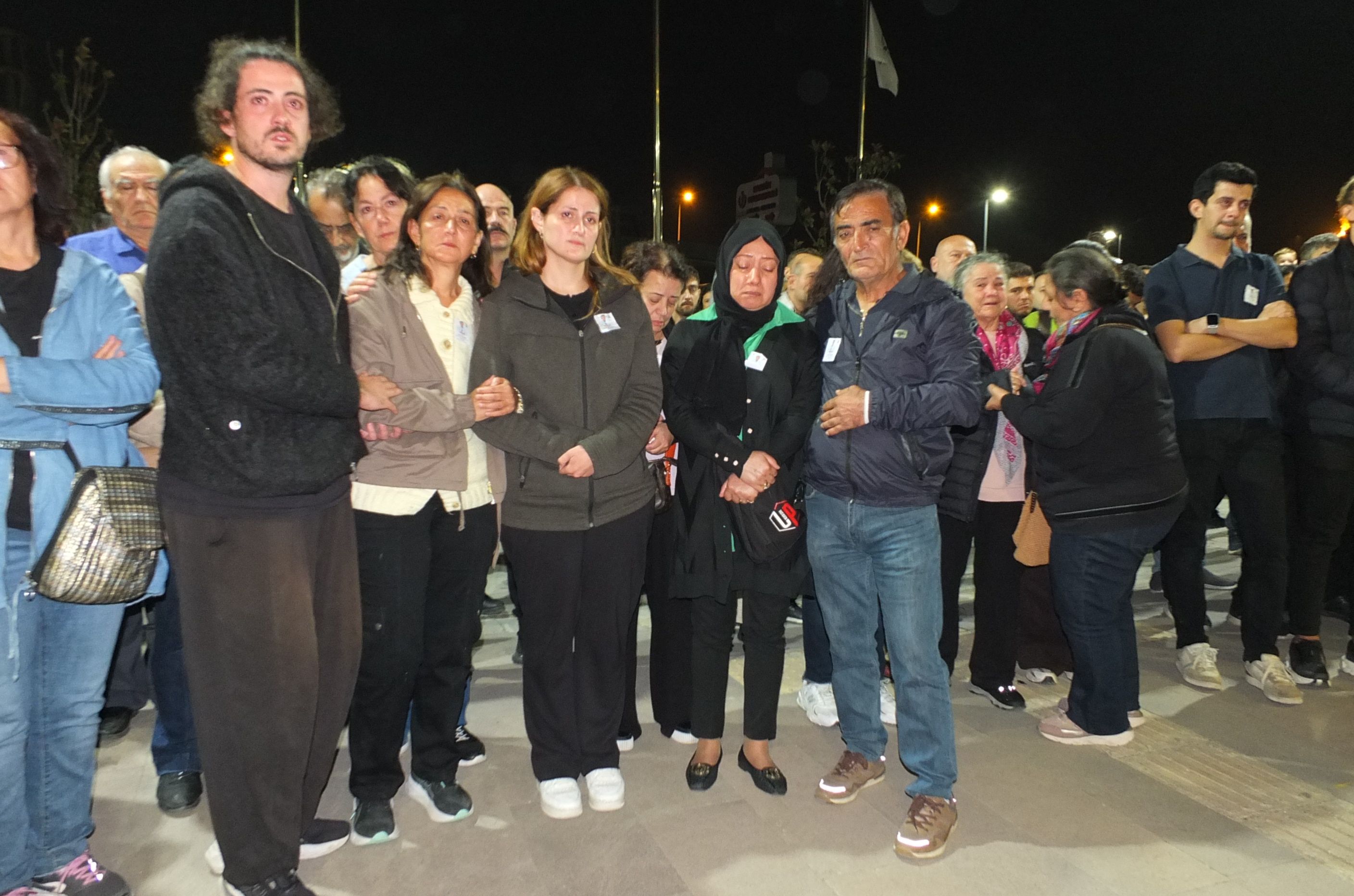 Balıkesir’in Ayvalık Ilçesi Açıklarında Batan Teknede Yaşamını Yitiren Kbb Uzmanı Dr. Şahin Bingüllü, Görev Yaptığı Burhaniye Devlet Hastanesi’nde Düzenlenen Törenle Anıldı. (2)