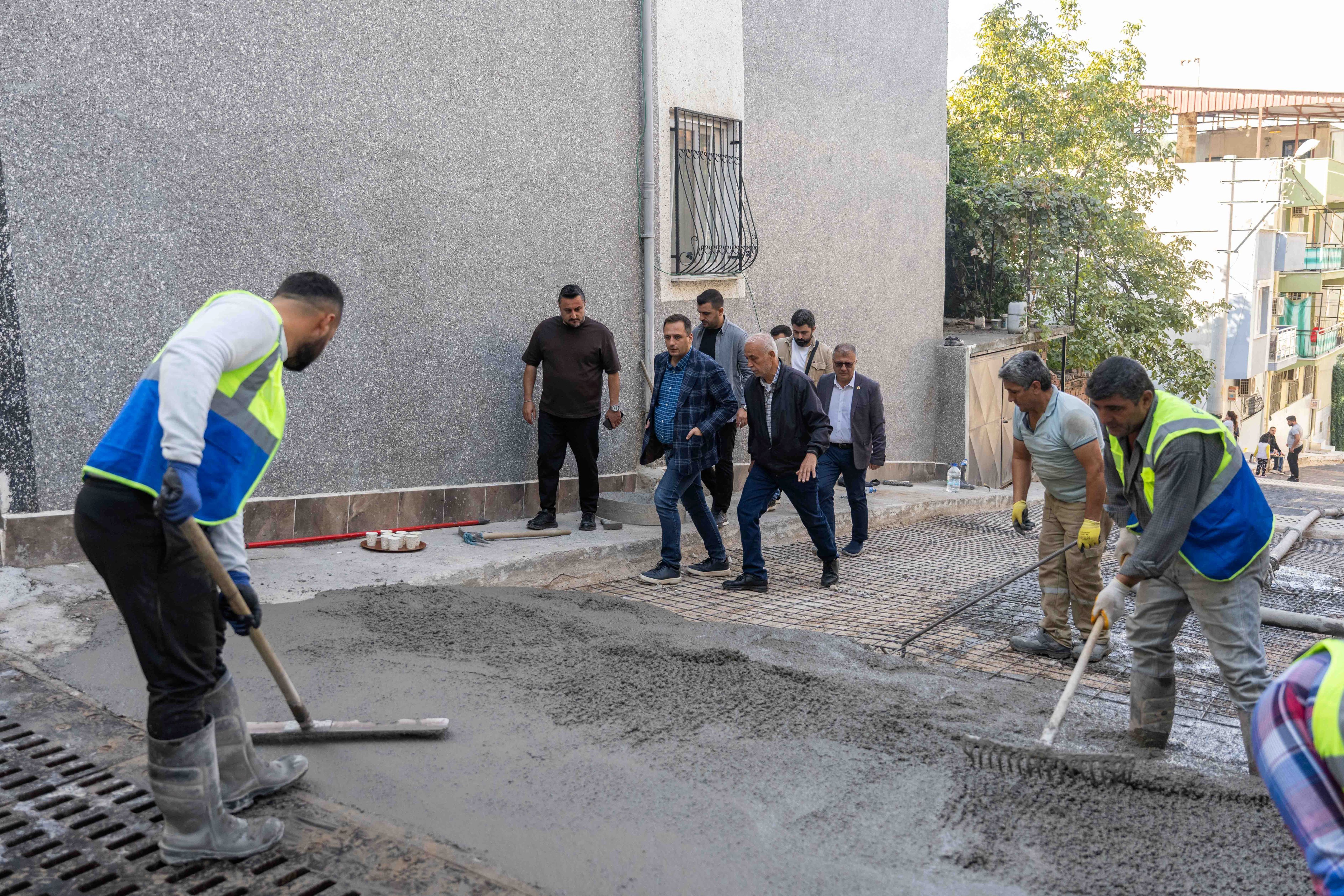 Bornova Belediyesi, Serintepe Mahallesi’nde Betonlama Çalışmalarını Bir Hafta Içinde Tamamlamayı Hedefliyor (2)