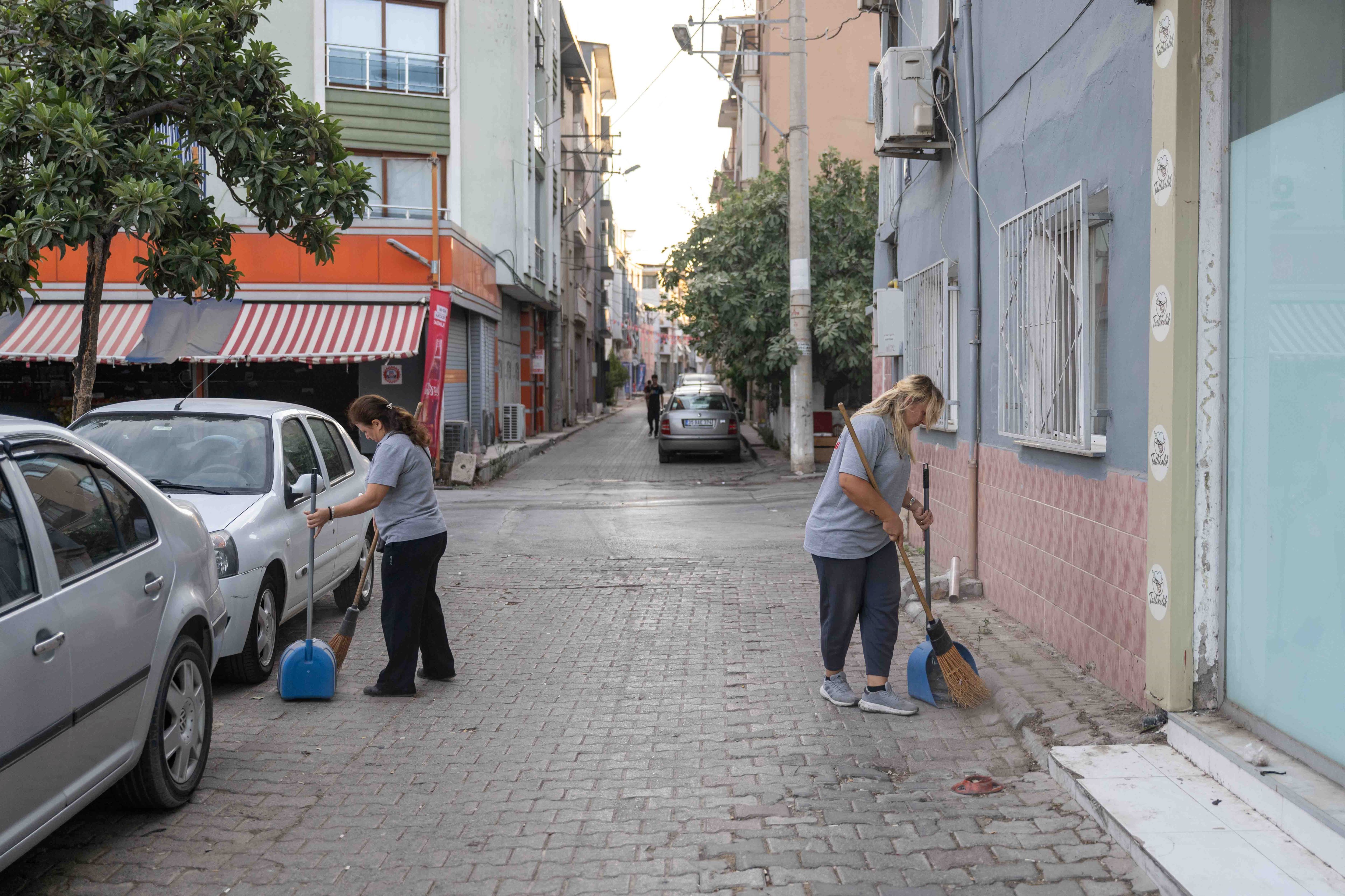 Bornova’da Gün Doğmadan Temizlik Seferberliği (4)