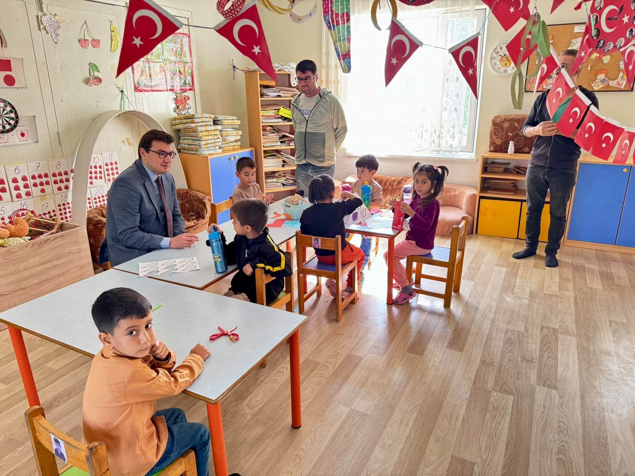 Bozdoğan Kaymakamı Sözen’den Yaka okuluna ziyaret