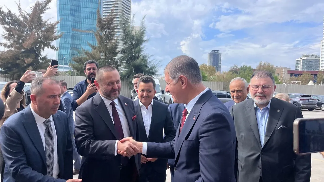 Cemil Tugay’dan AK Parti İzmir İl Başkanlığına ziyaret