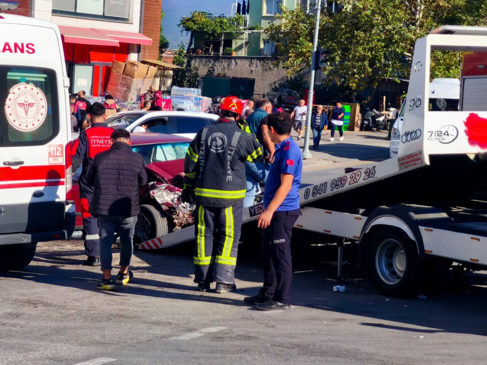 Denizli’de Otomobil Ile Halk Otobüsü Çarpıştı 2 Yaralı-1
