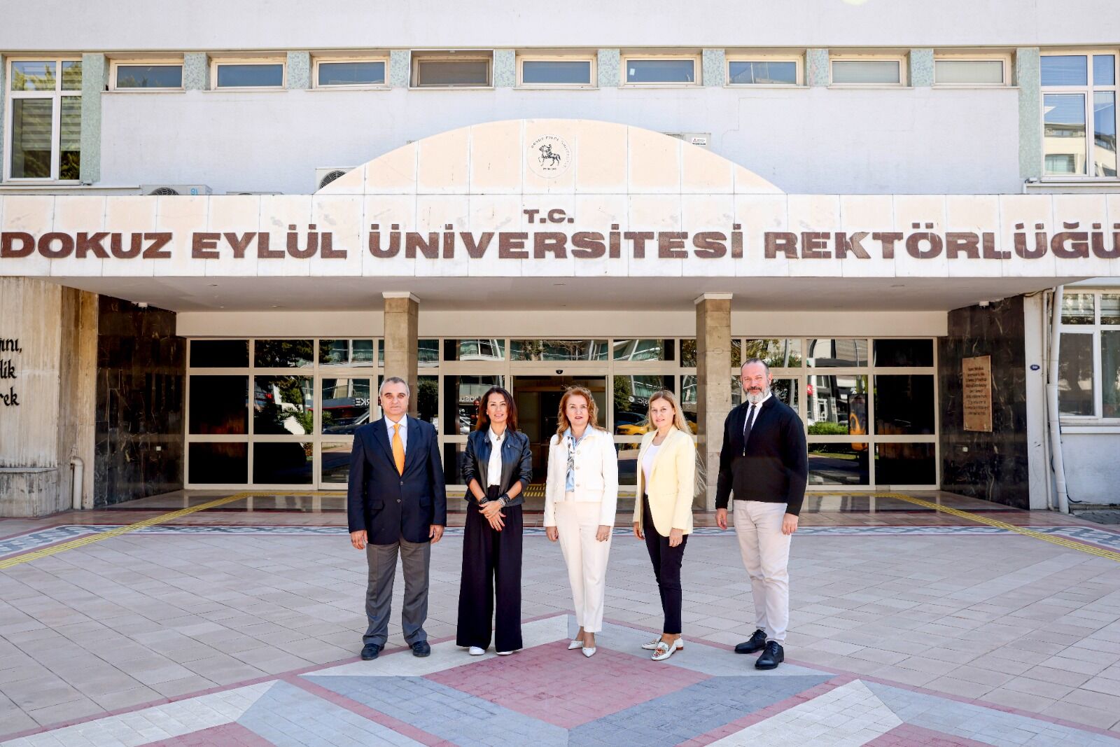 Deü'den Turi̇zm Sektörüne Di̇ji̇tal Köprü Kampüsten Sektöre Platformu Hayata Geçi̇ri̇ldi̇ (2)-1