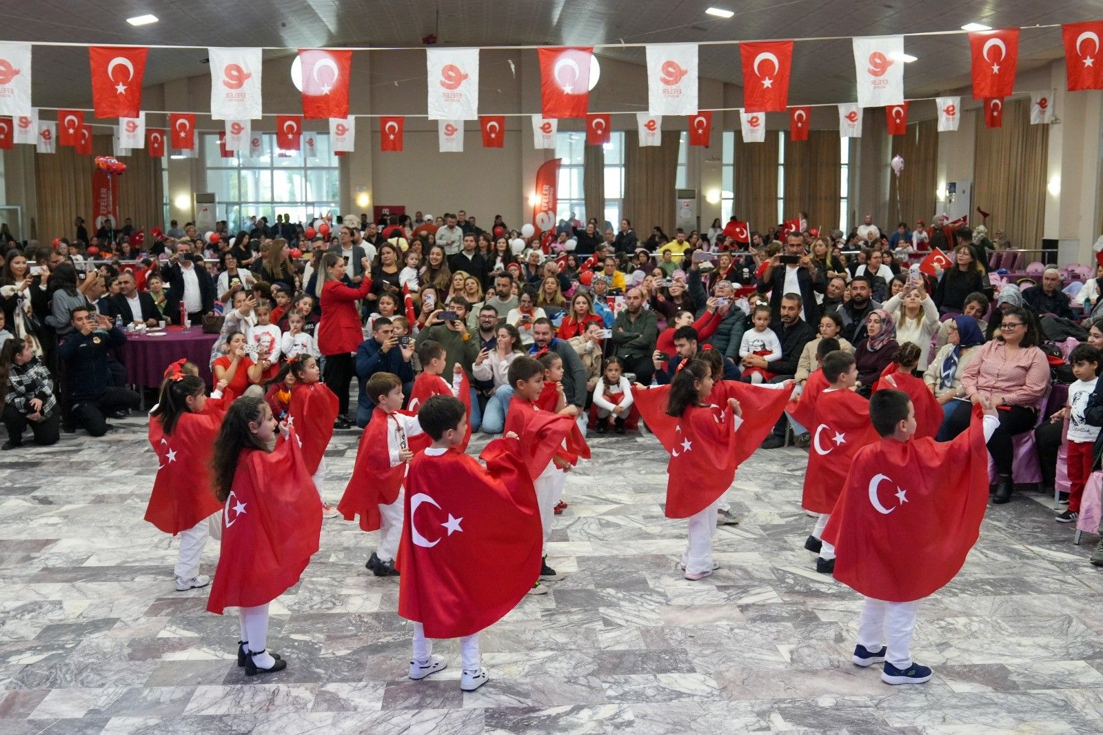 Efeler’de Cumhuriyet Bayramı Coşkusu (2)