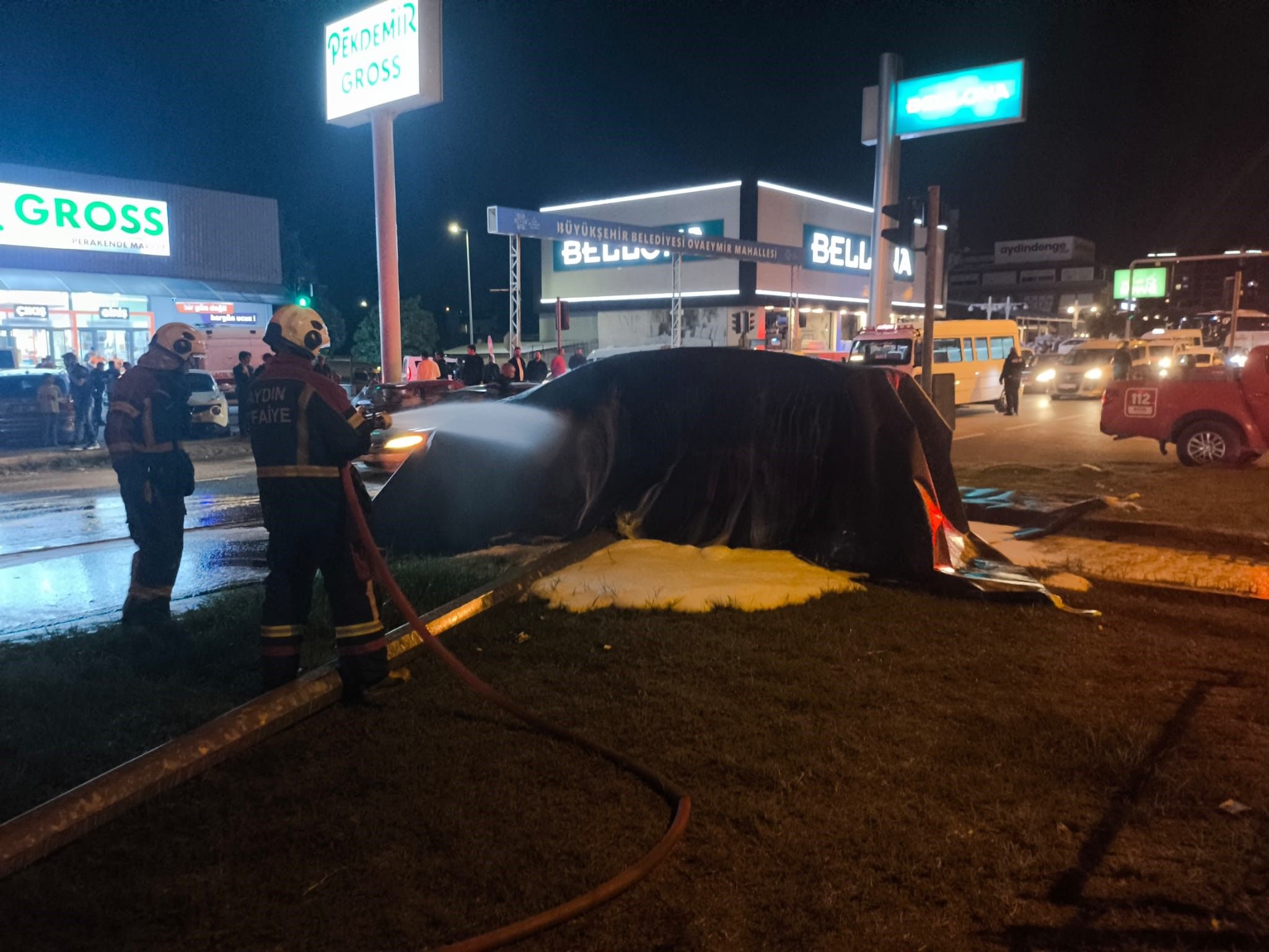 Efeler’de Tırla Çarpışan Tesla Alev Aldı
