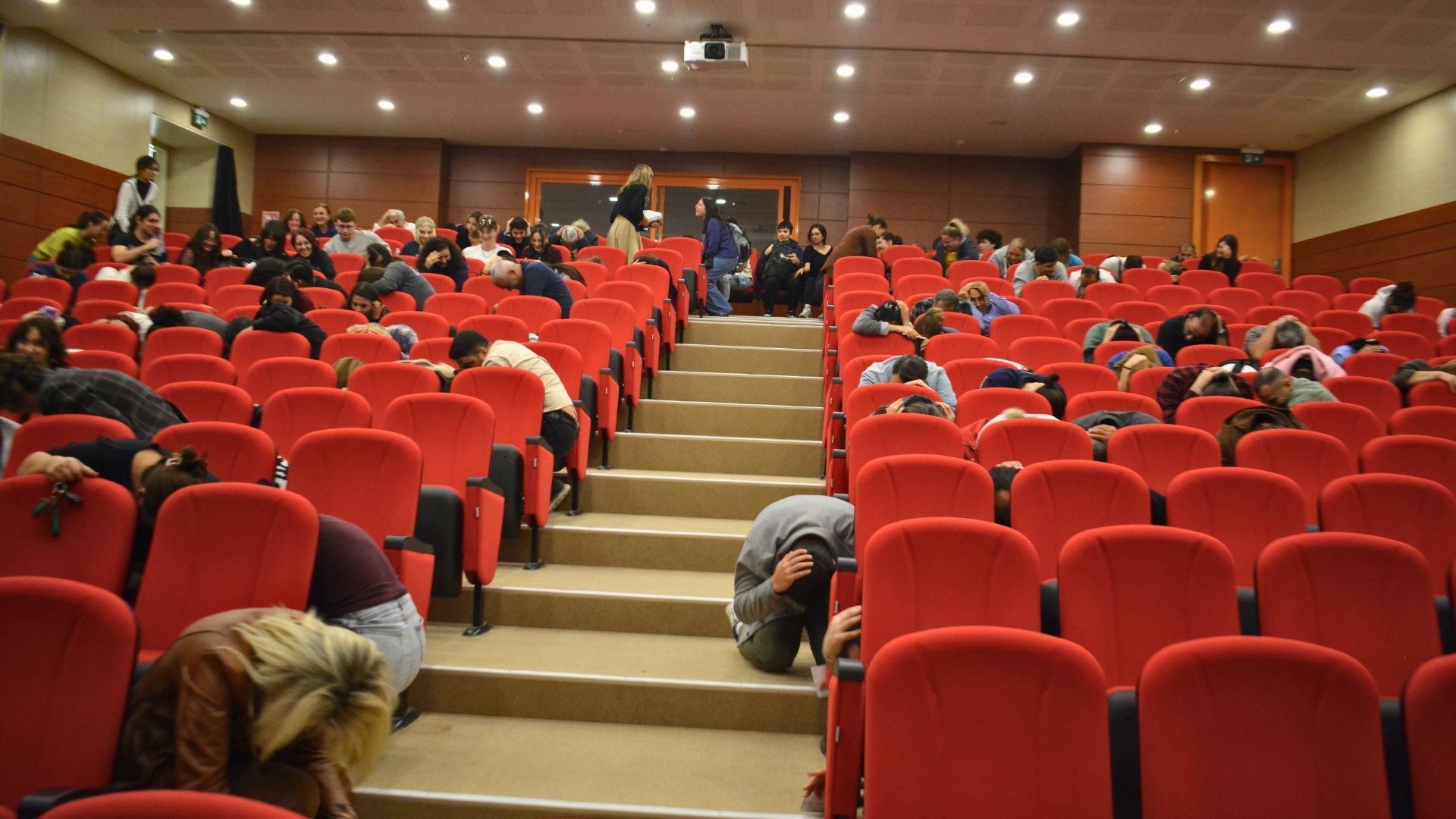 Ege Üniversitesinde Afet Farkındalığına Ve İş Güvenliğine Dikkat Çekildi (5)