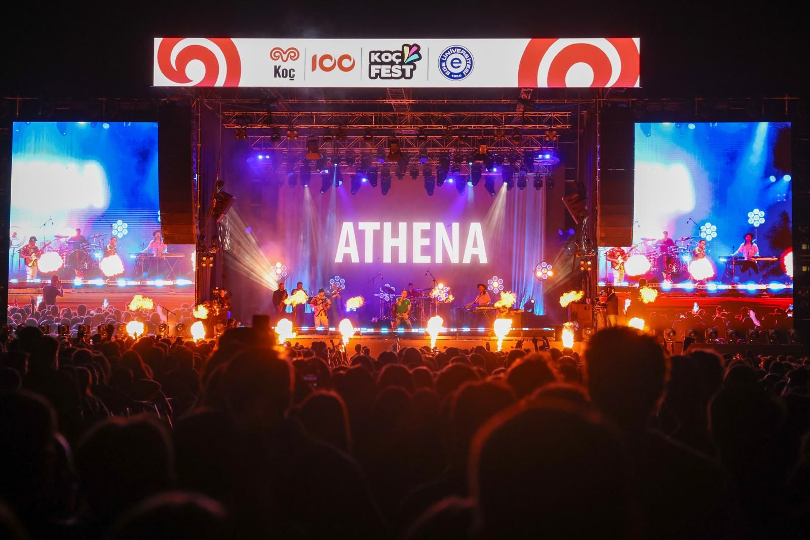 ++Egeli Öğrenciler Vize Dönemi Stresini Festivalle Attı (6)