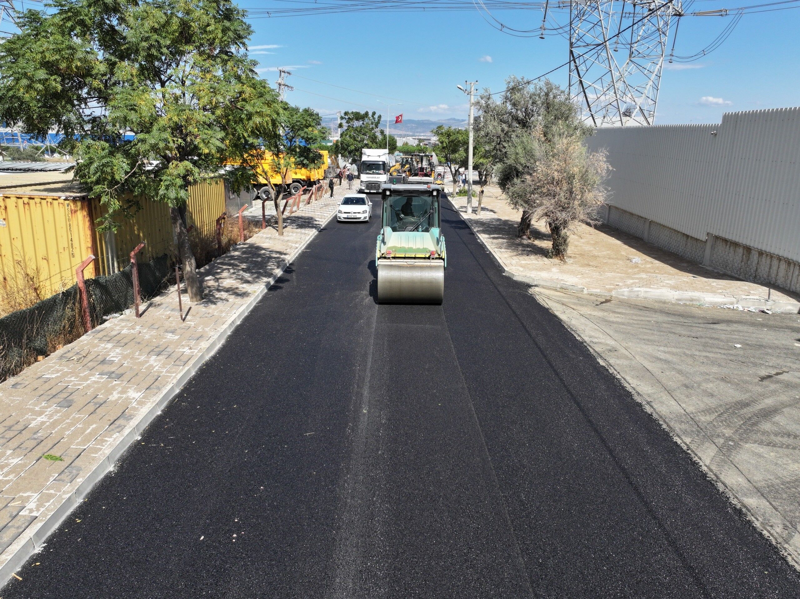 Emlakdere’de Iki Mahalleyi Bağlayan Yol Yenilendi (2)