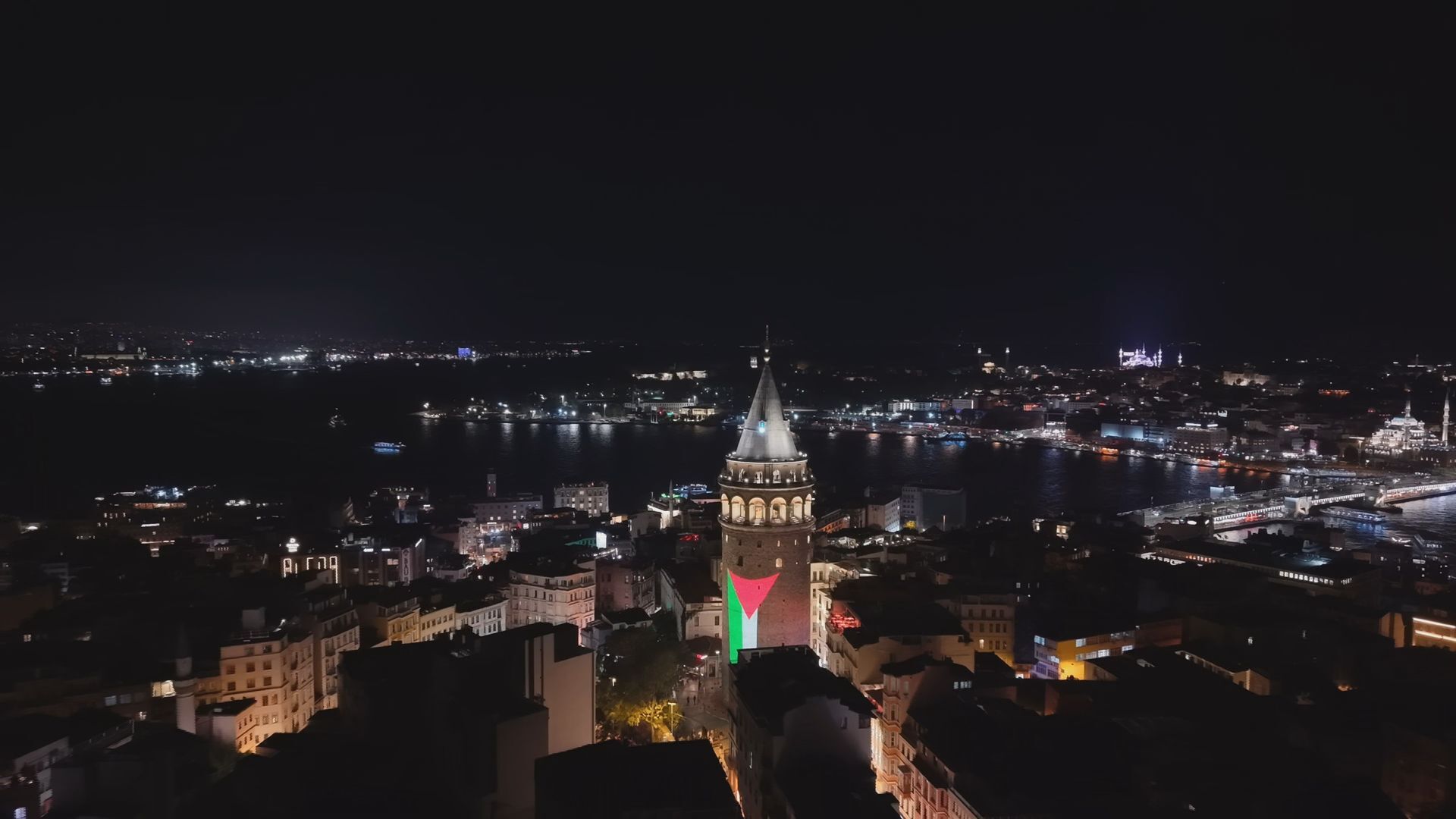 Galata Kulesi Filistin Renklerine Büründü (2)