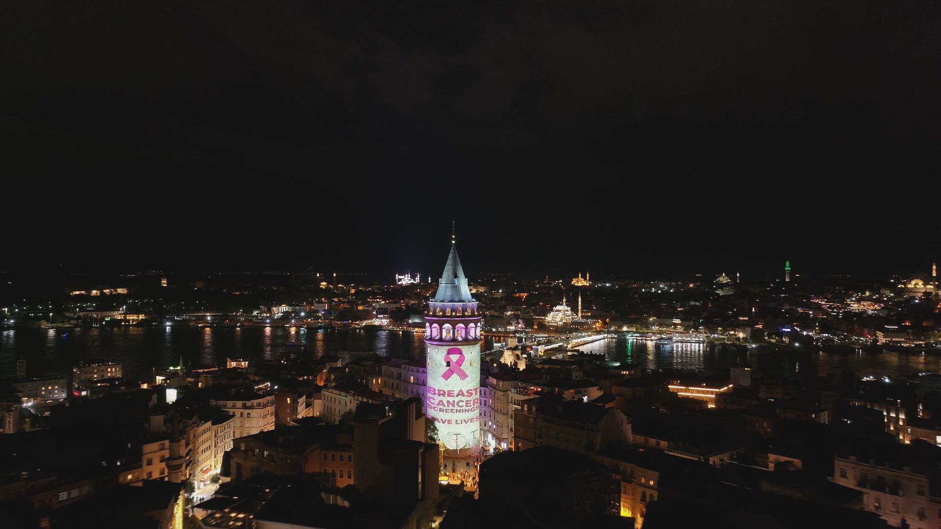 Galata Kulesi Pembe Renge Büründü (2)