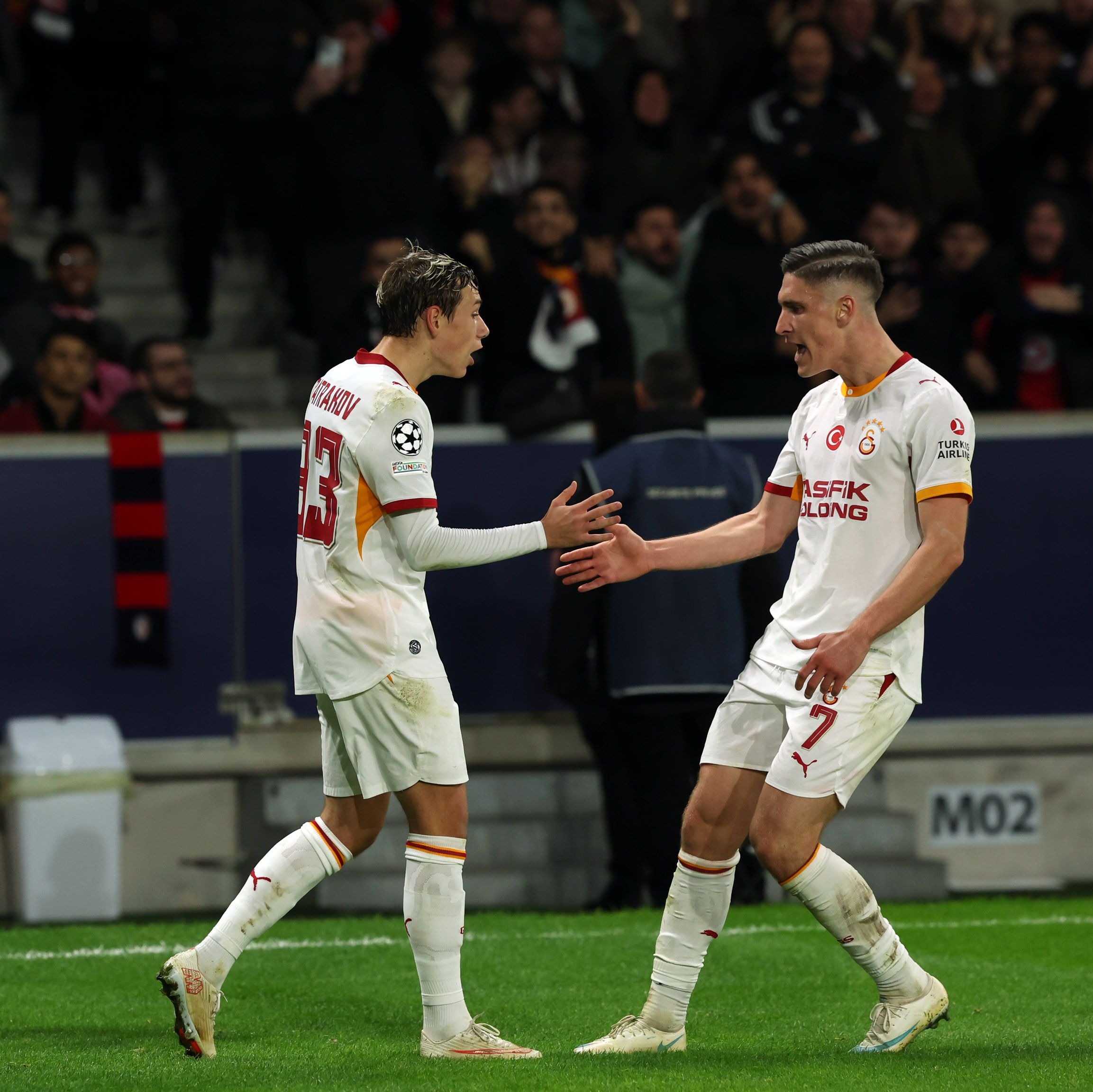 Galatasaray, Lille Deplasmanında 4 Golle Kazandı (2)