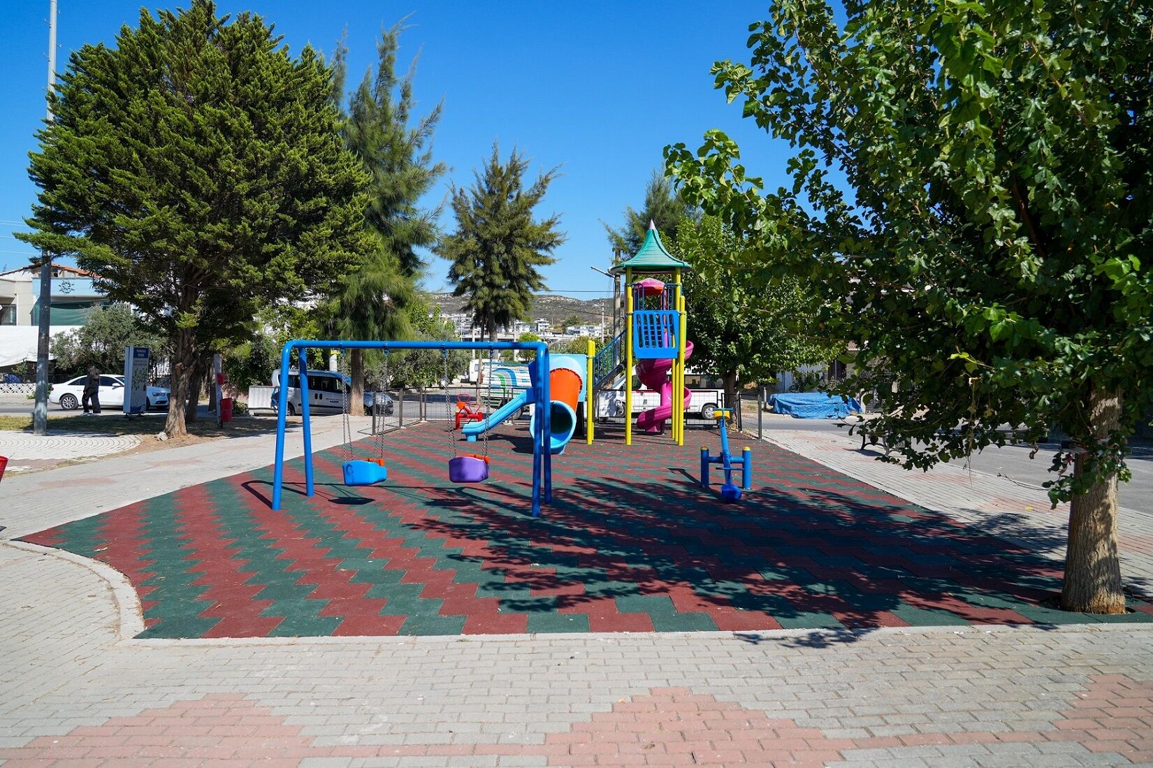Gaziemir’in Parklarında Bakım Ve Yenileme Çalışması (7)
