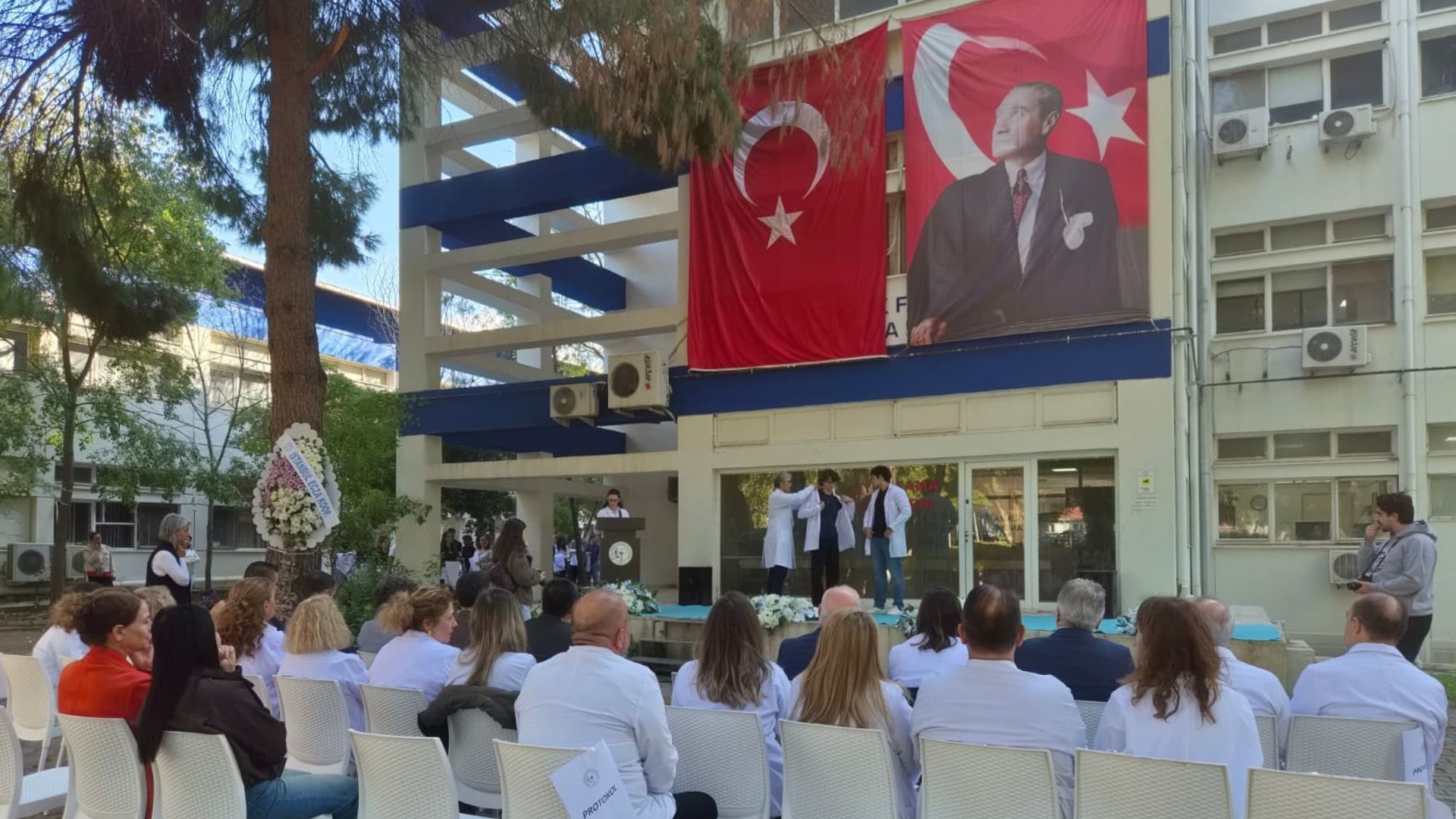 Geleceğin Eczacıları Mesleğe Ilk Adımlarını Attı (1)