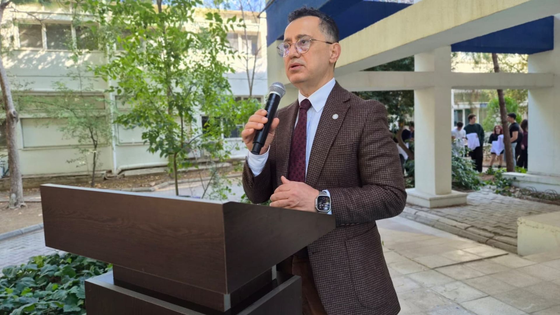 Ege Üniversitesi’nde geleceğin eczacıları beyaz önlüklerini giydi