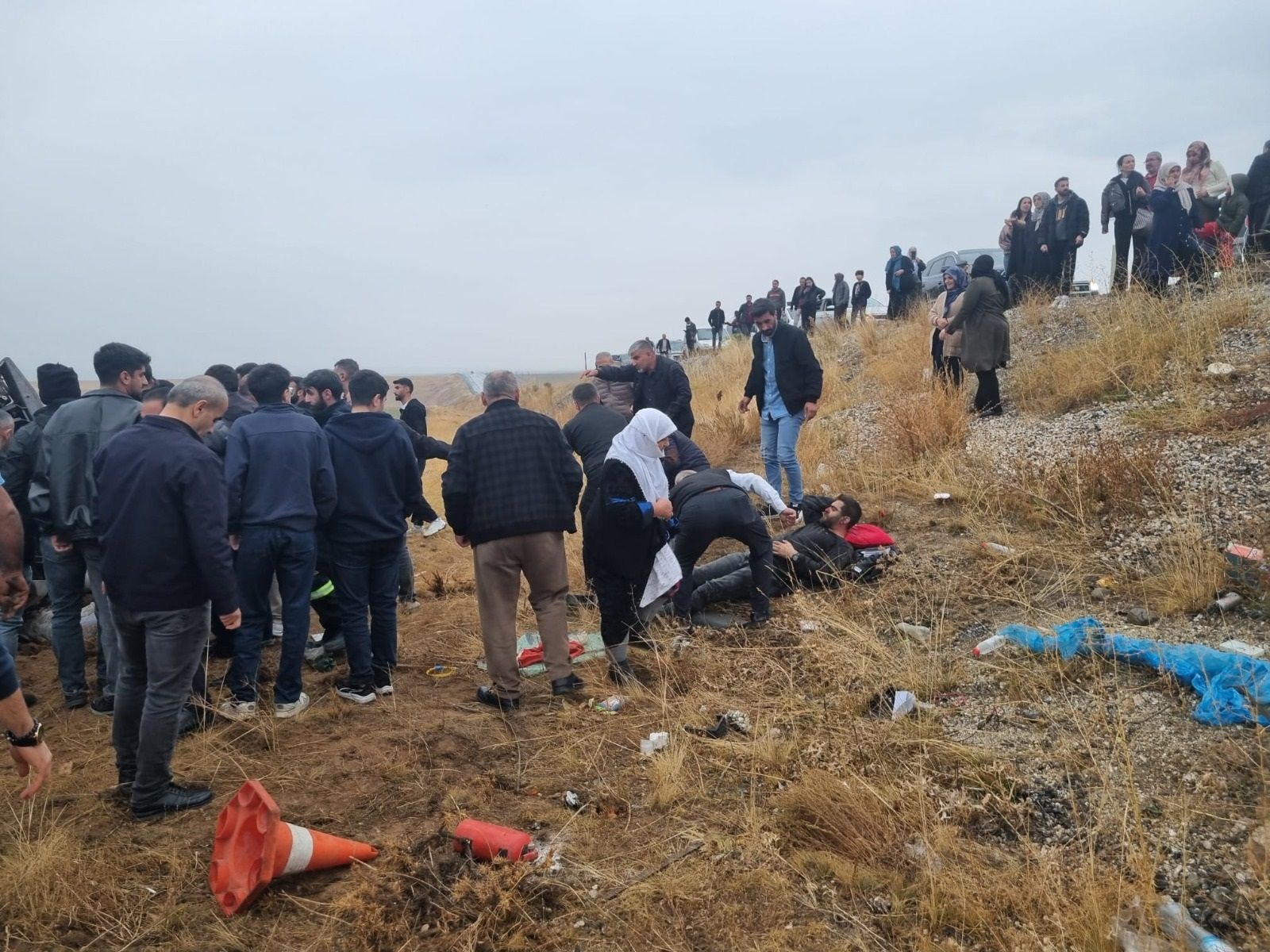 Hakkari Van Yolunda Kaza Polis Memuru Şehit Oldu (2)