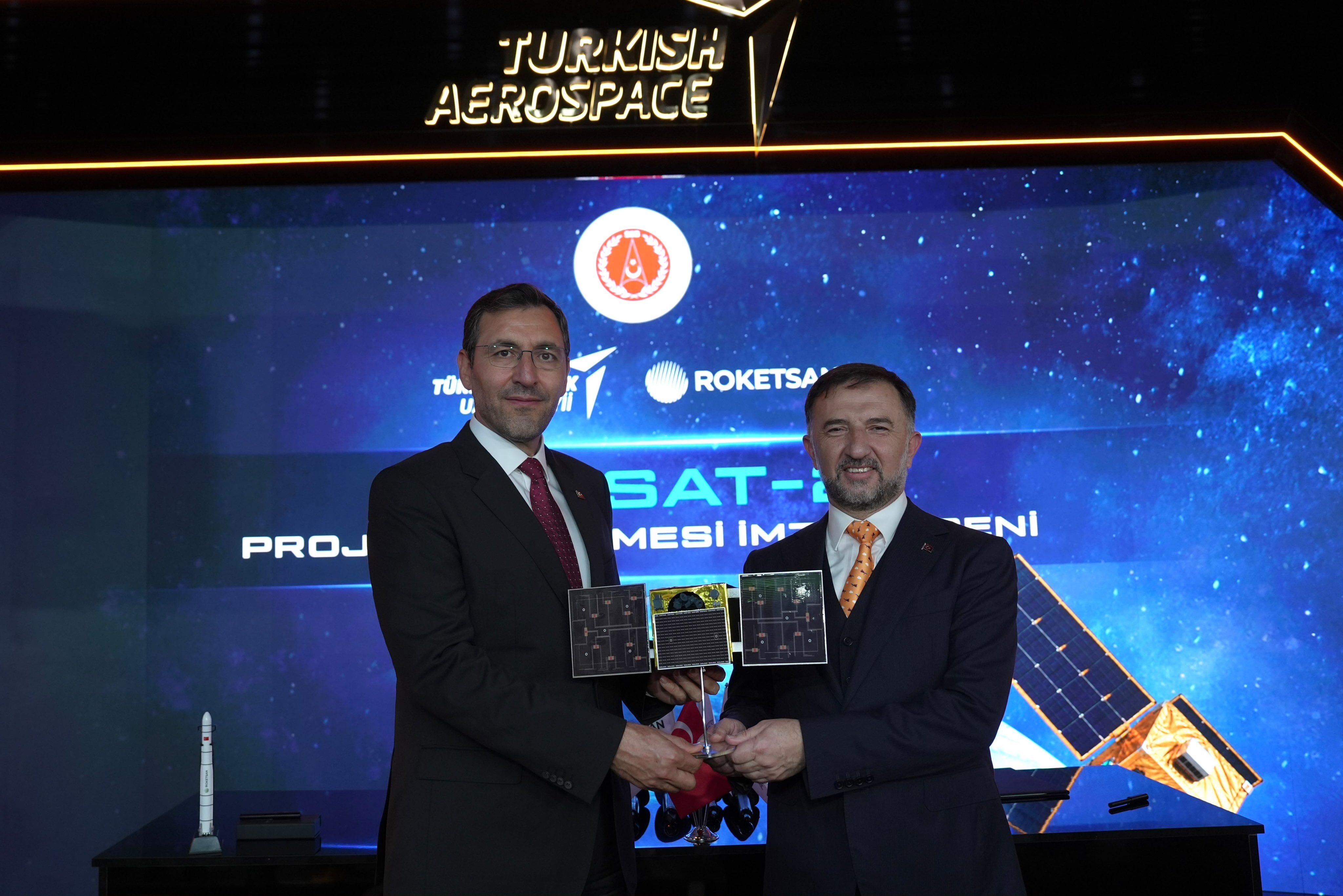 Hürsat’ın Ikinci Uydusu Için Roketsan Ile Imzalar Atıldı