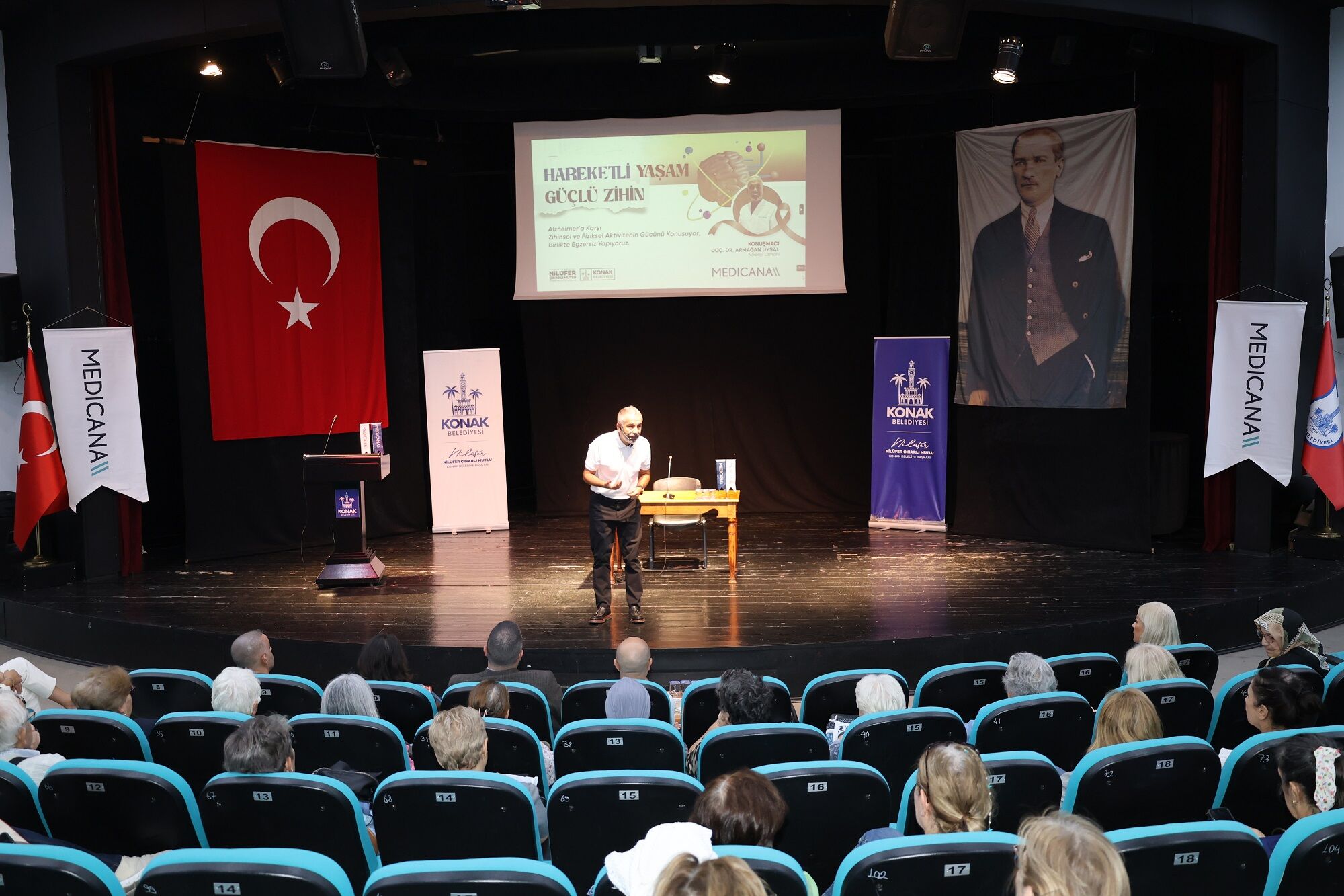 Spot Alzheimer Farkındalık Ayı kapsamında düzenlenen söyleşide, beyin sağlığı için zihinsel aktivitelerin yanı sıra düzenli fiziksel hareketin de önemi vurgulandı.