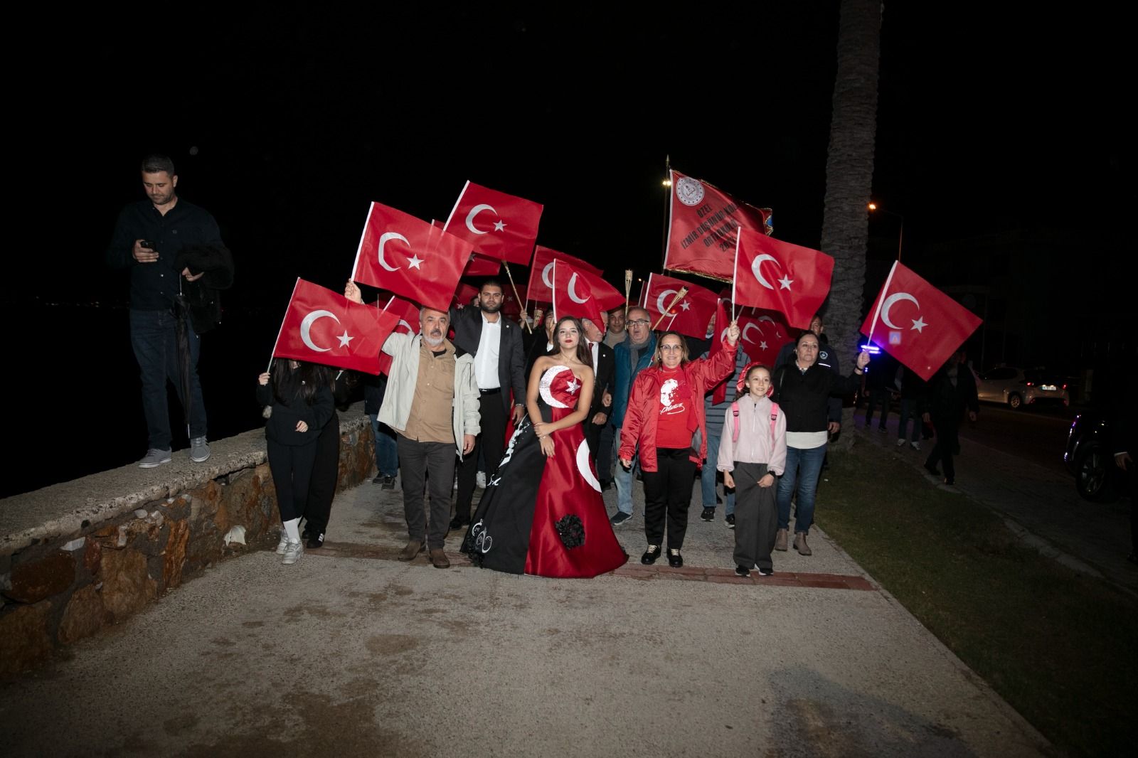 İ M G 7528 Güzelbahçe’de Cumhuriyet’in