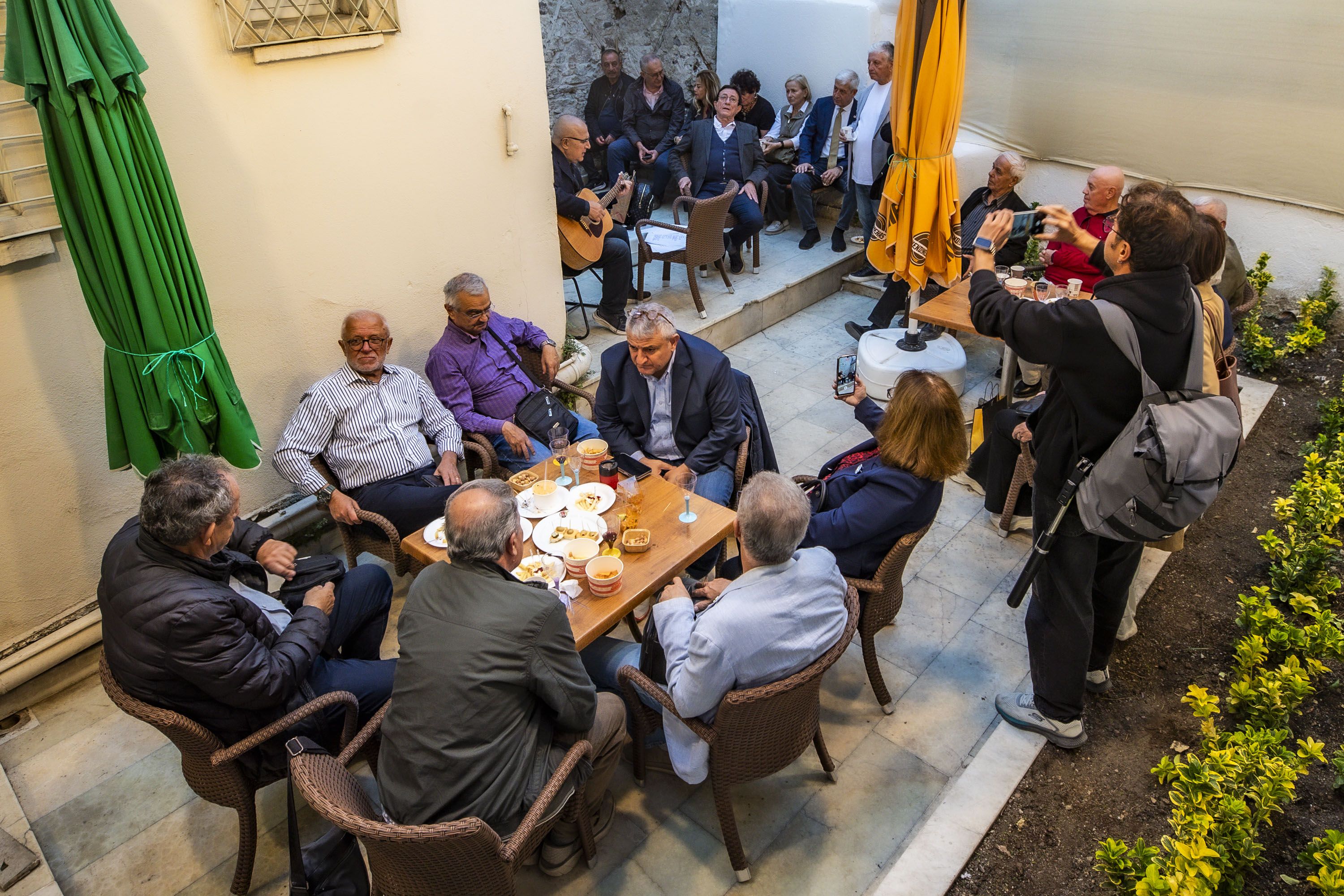 İzmir basınının yeni buluşma adresi açıldı