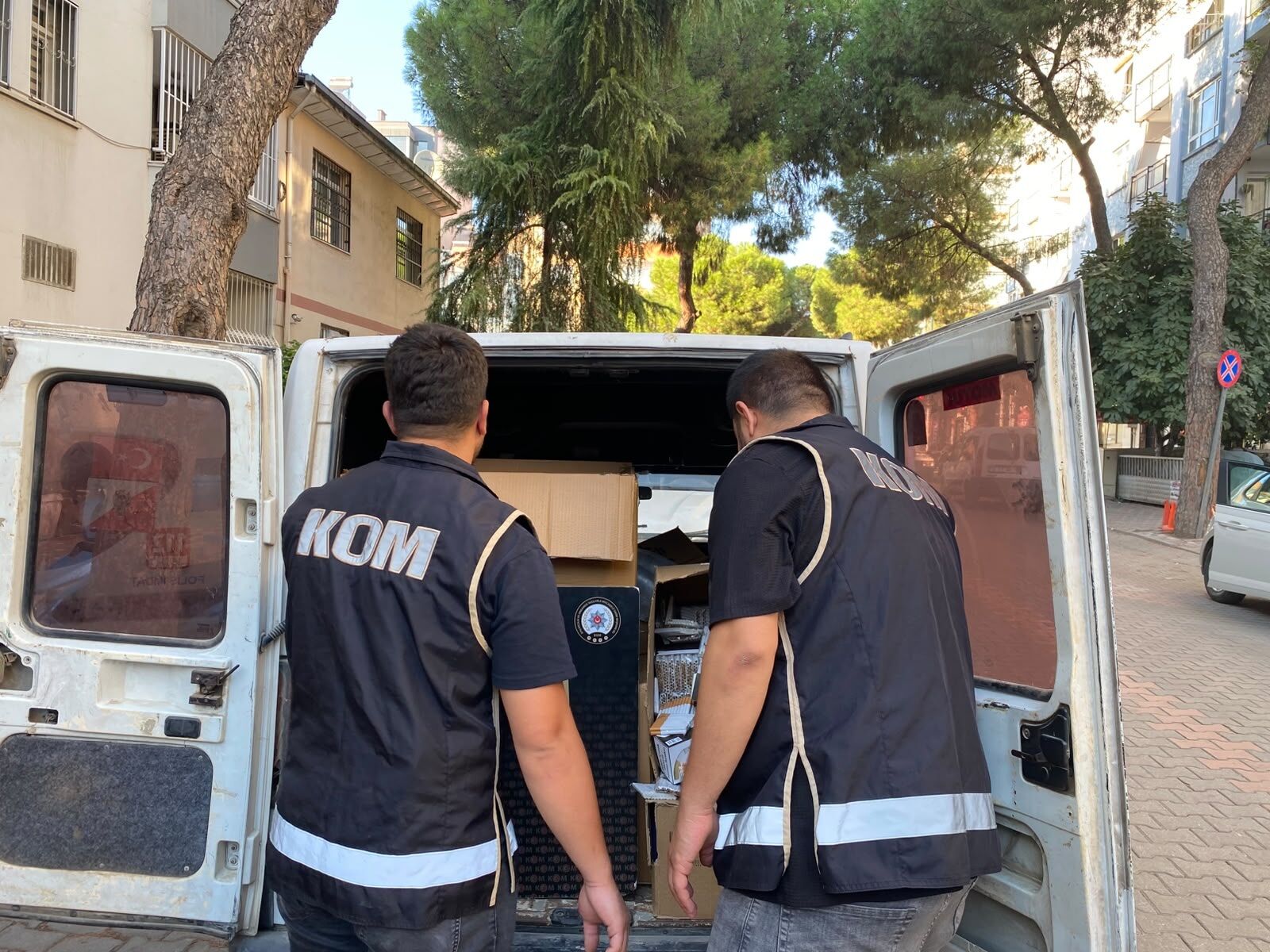 İzmir Polisinden (1)