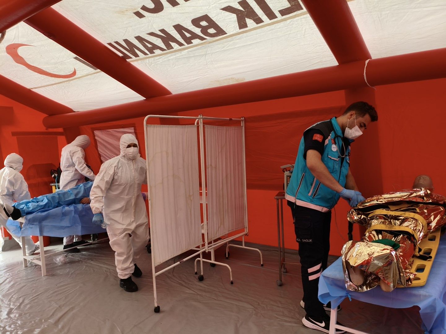 İzmir'de 2 Bin 198 Personelin Katılımıyla Deprem Tatbikatı (6)
