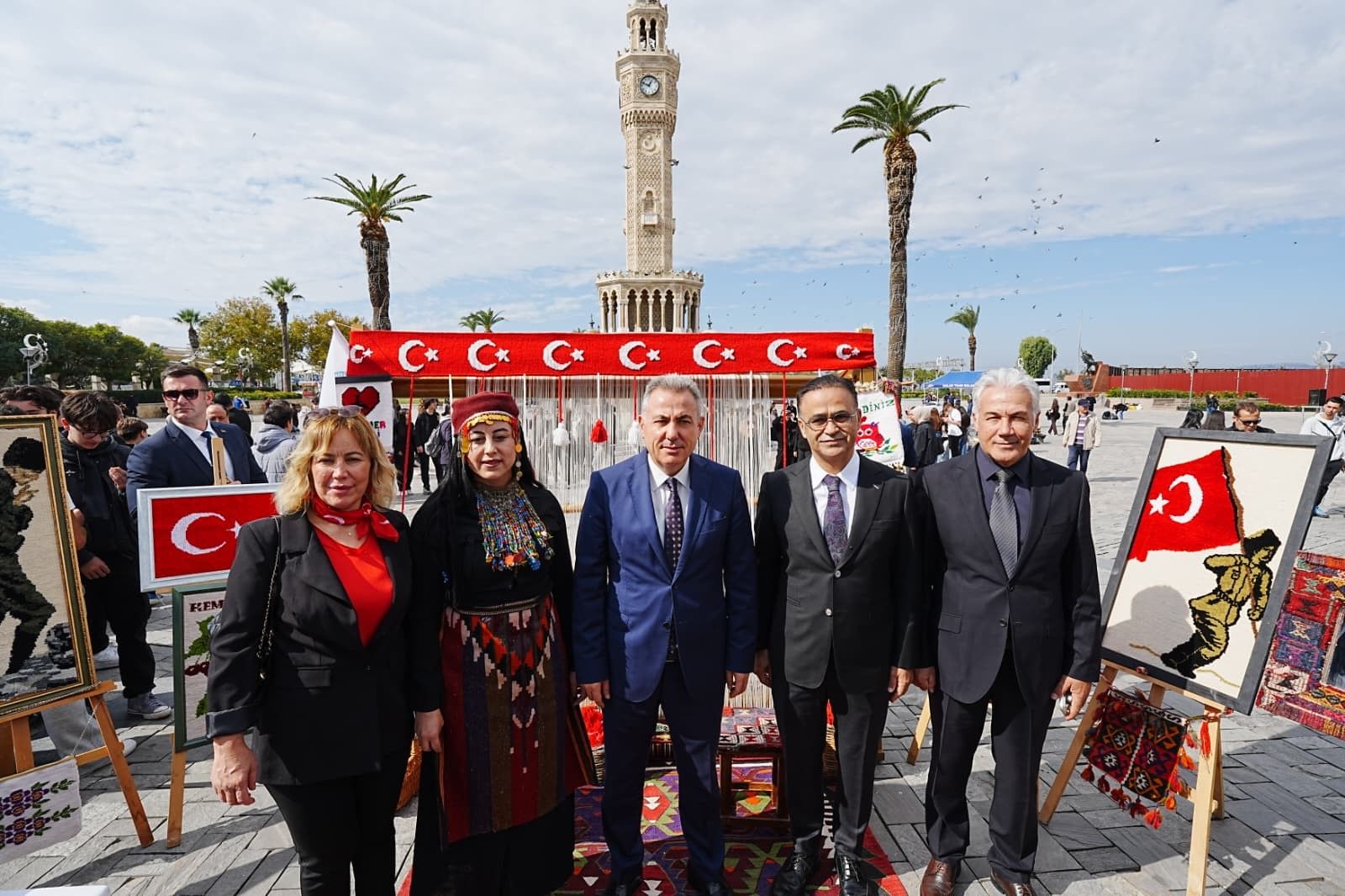 İzmir’de Türk Bayrağı Için Ilk Ilmek Atıldı (3)