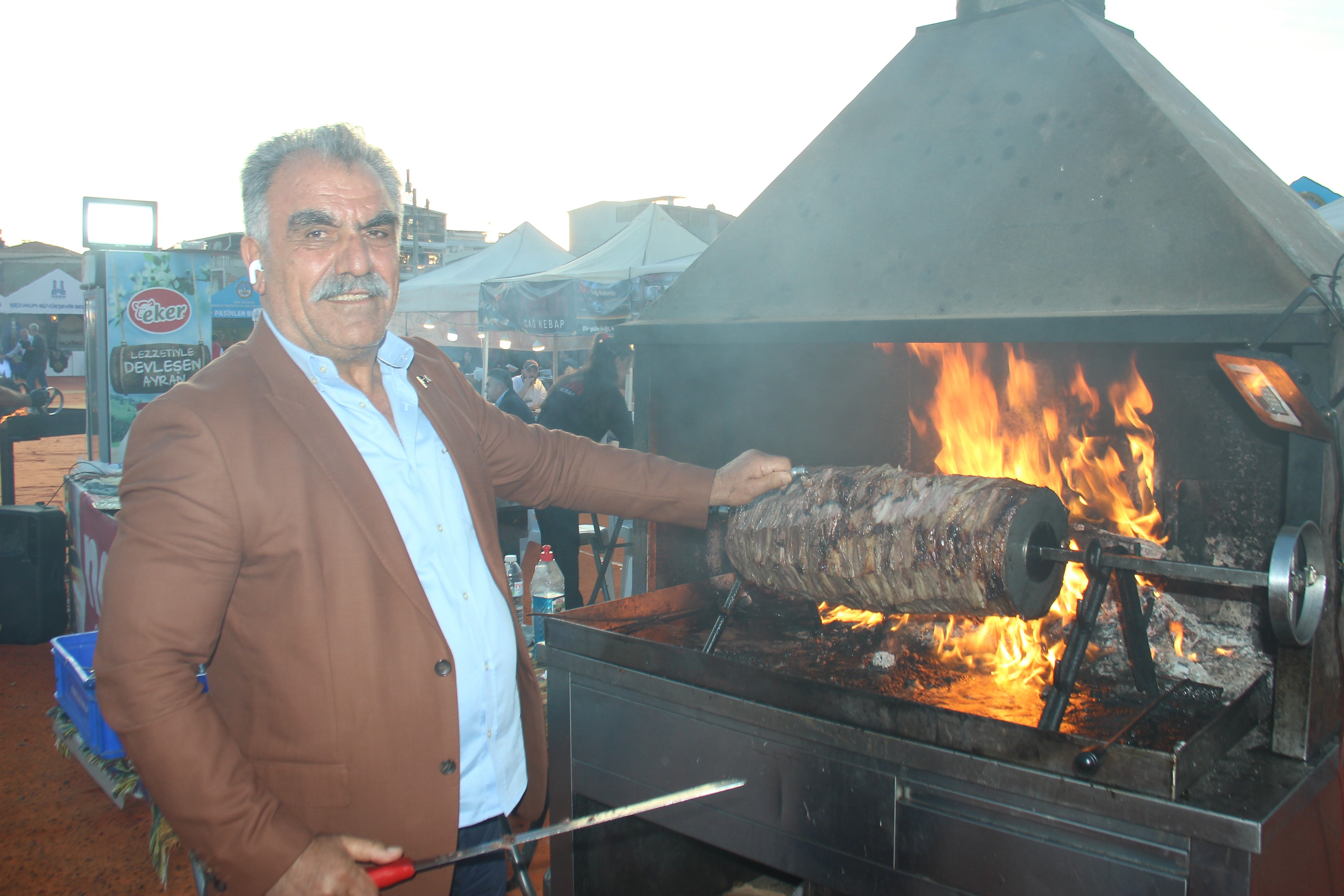 İzmir’deki Erzurum Tanıtım Günleri’nde Cağ Kebabı (1)
