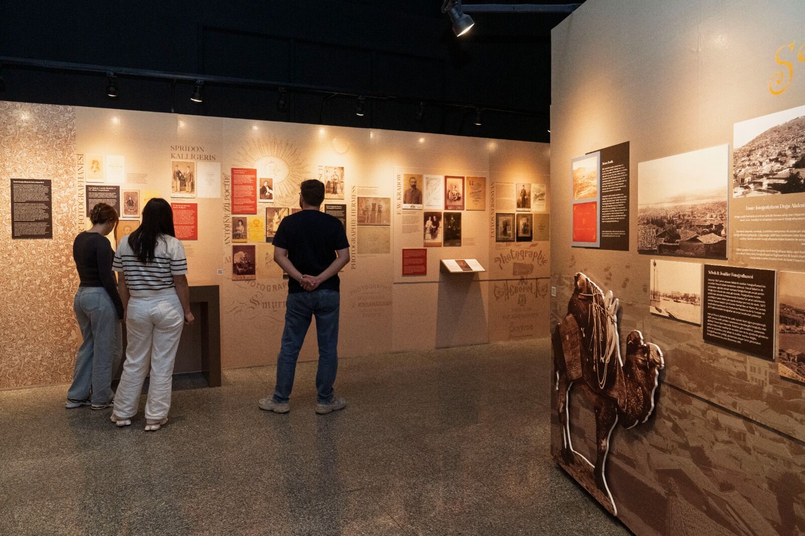 İzmir’in Fotoğrafçılık Geçmişi Mercek Altında (1)
