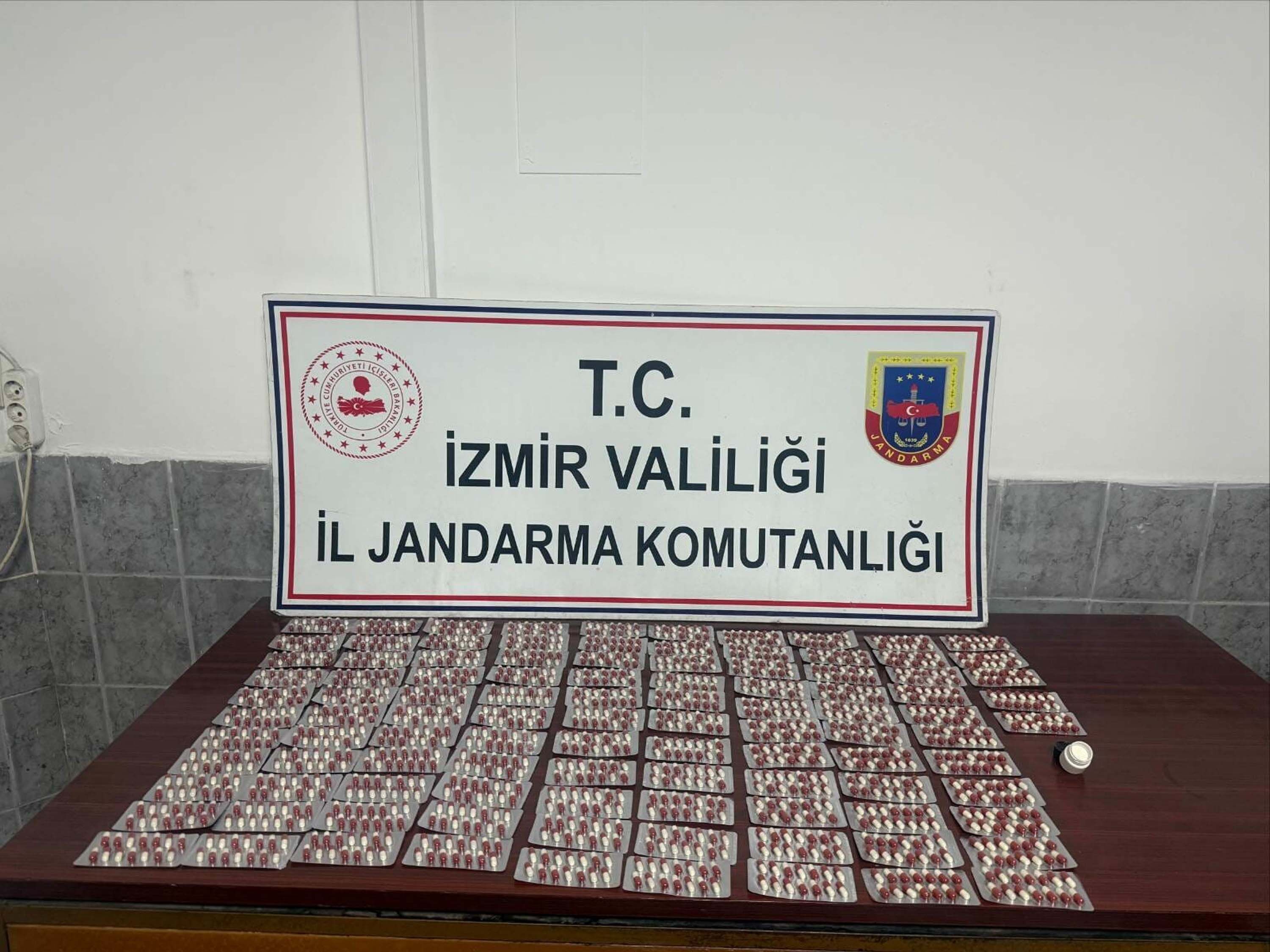 Yol kontrolünde dev operasyon: 1456 sentetik hap yakalandı!
