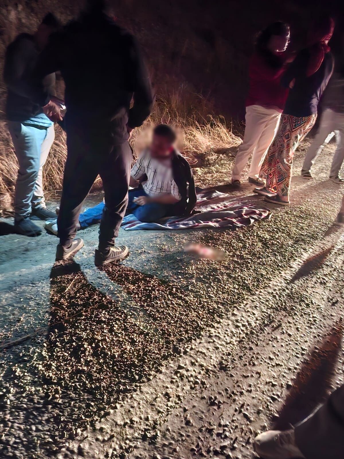 Karpuzlu Çine Yolunda Kum Yüklü Tır Devrildi 1 Yaralı