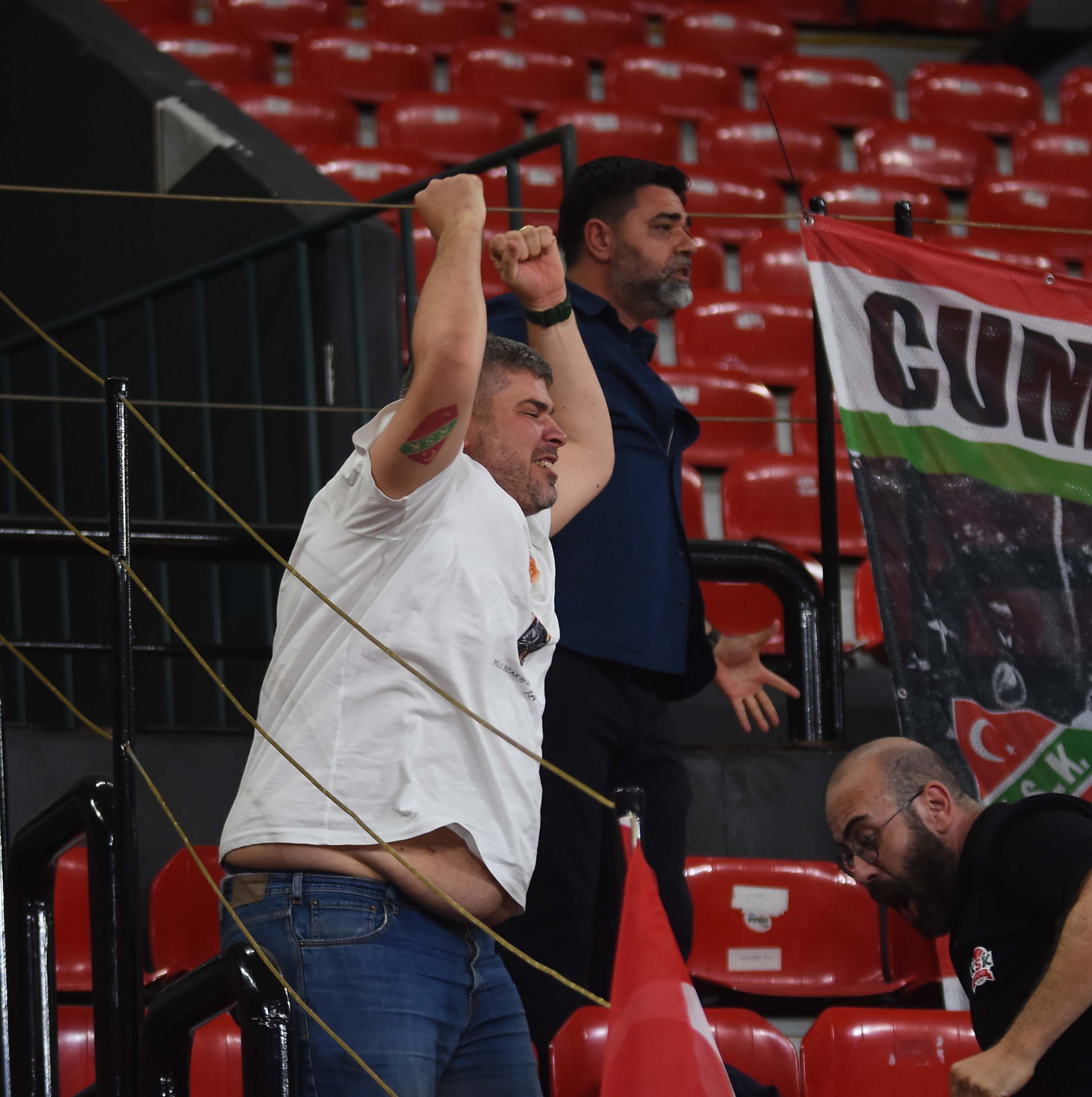 Karşıyaka Uzatmada Galatasaray’ı Devirdi (3)