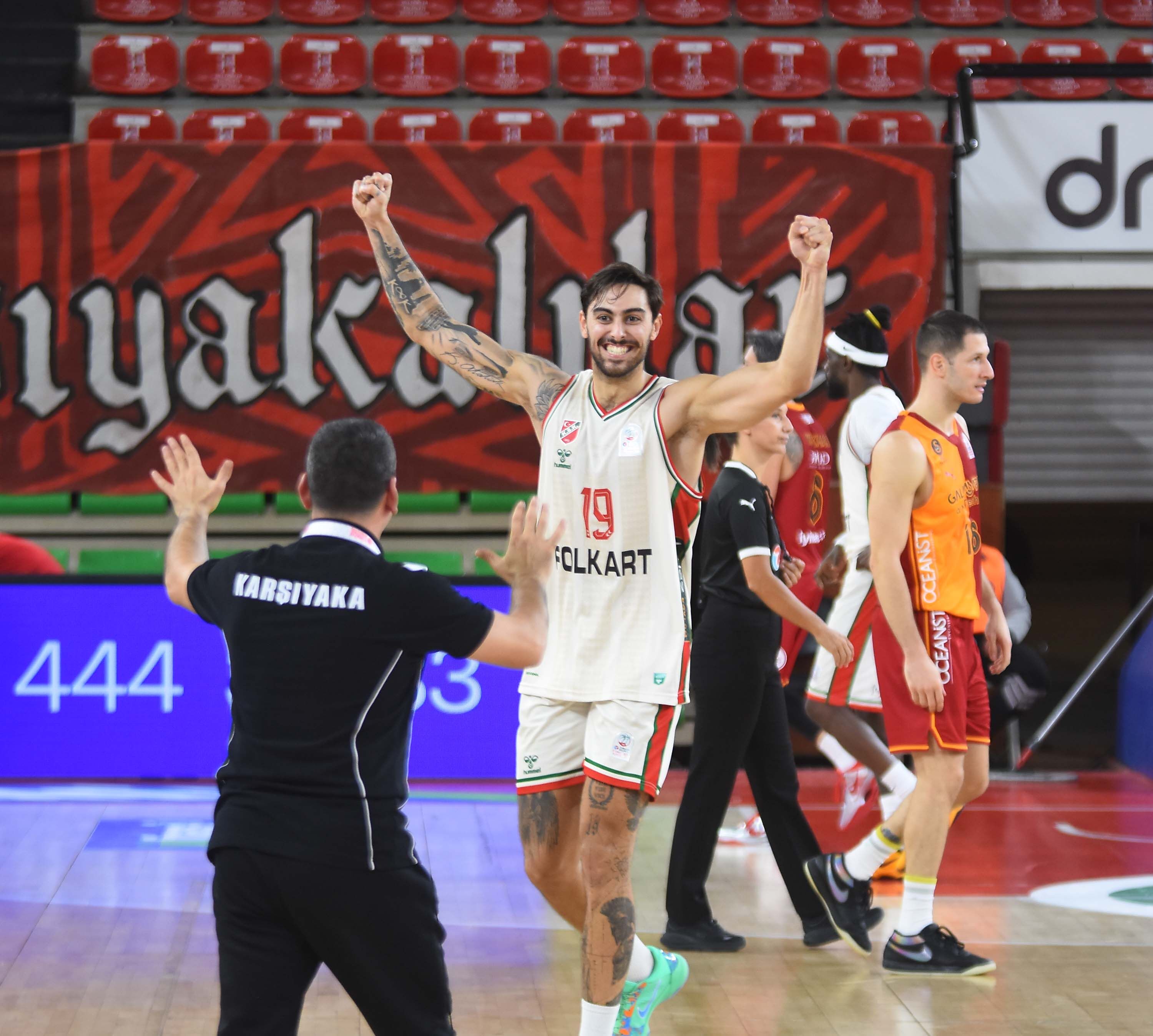 Karşıyaka Uzatmada Galatasaray’ı Devirdi (4)