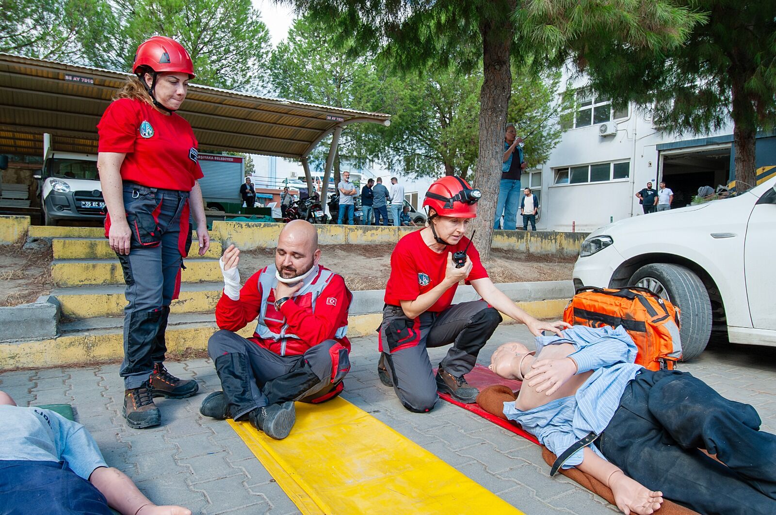 Karşıyaka'da Deprem Tahliye Tatbikatı (9)