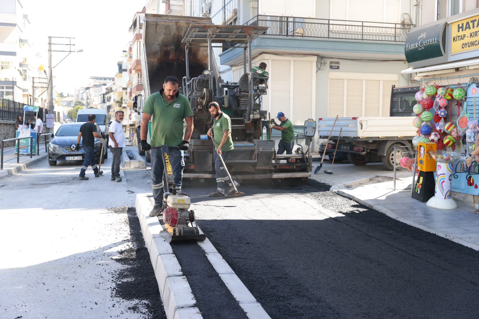 Konak Belediyesi, Beş Okulun Kullandığı 156 Sokak’ta Trafik Ve Yaya Güvenliğini Artırmaya Yönelik Düzenleme Yaptı (2)