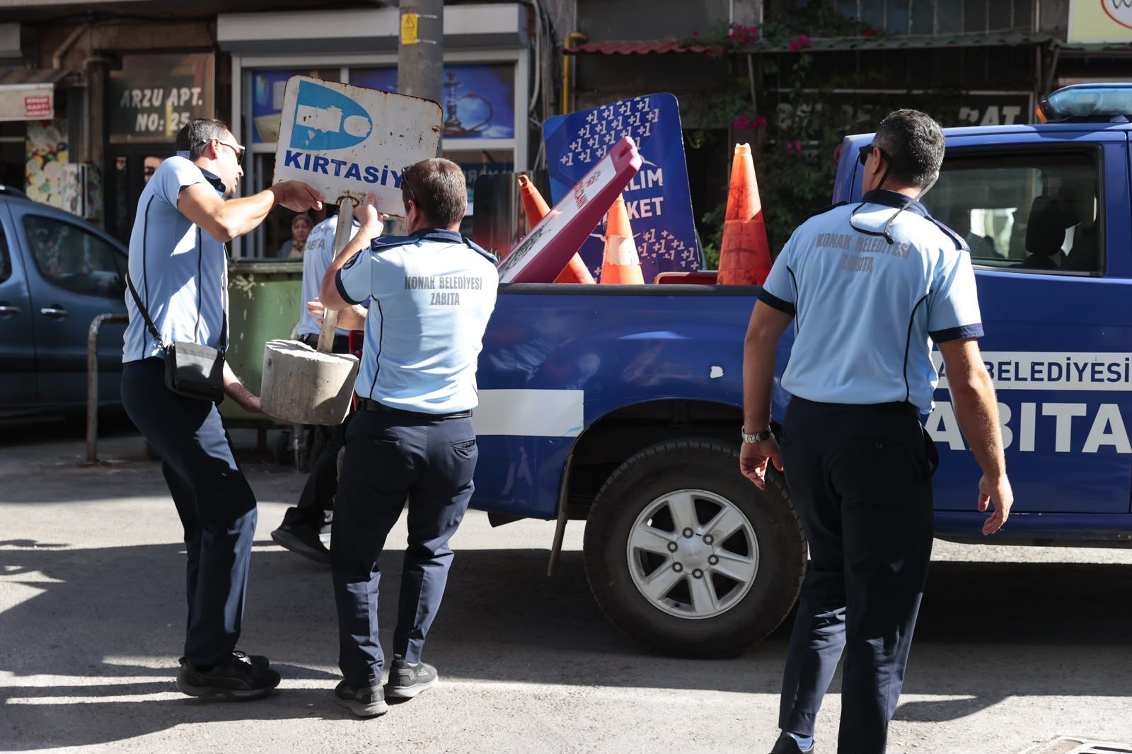 Konak’ta Kaldırım Ve Yol Işgallerine Geçit Yok (7)