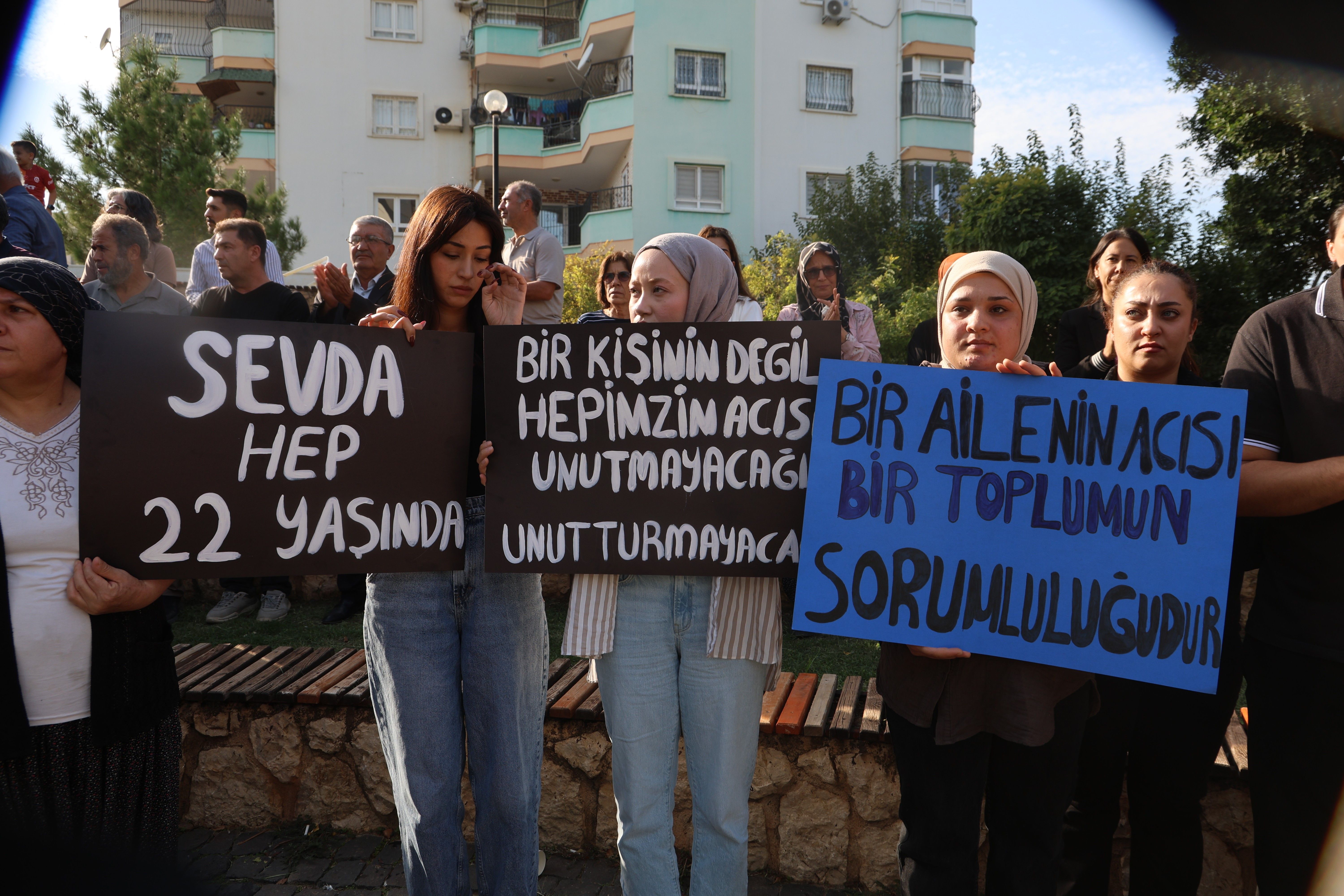 Kozan’da Sevda Dinler Için Kadınlardan Çağrı