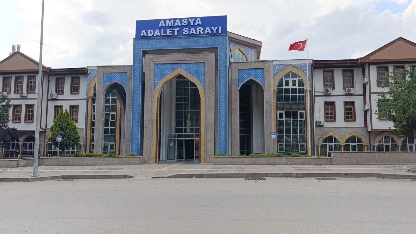 Akranlarını kurusıkı tabancayla tehdit eden çocuk gözaltında
