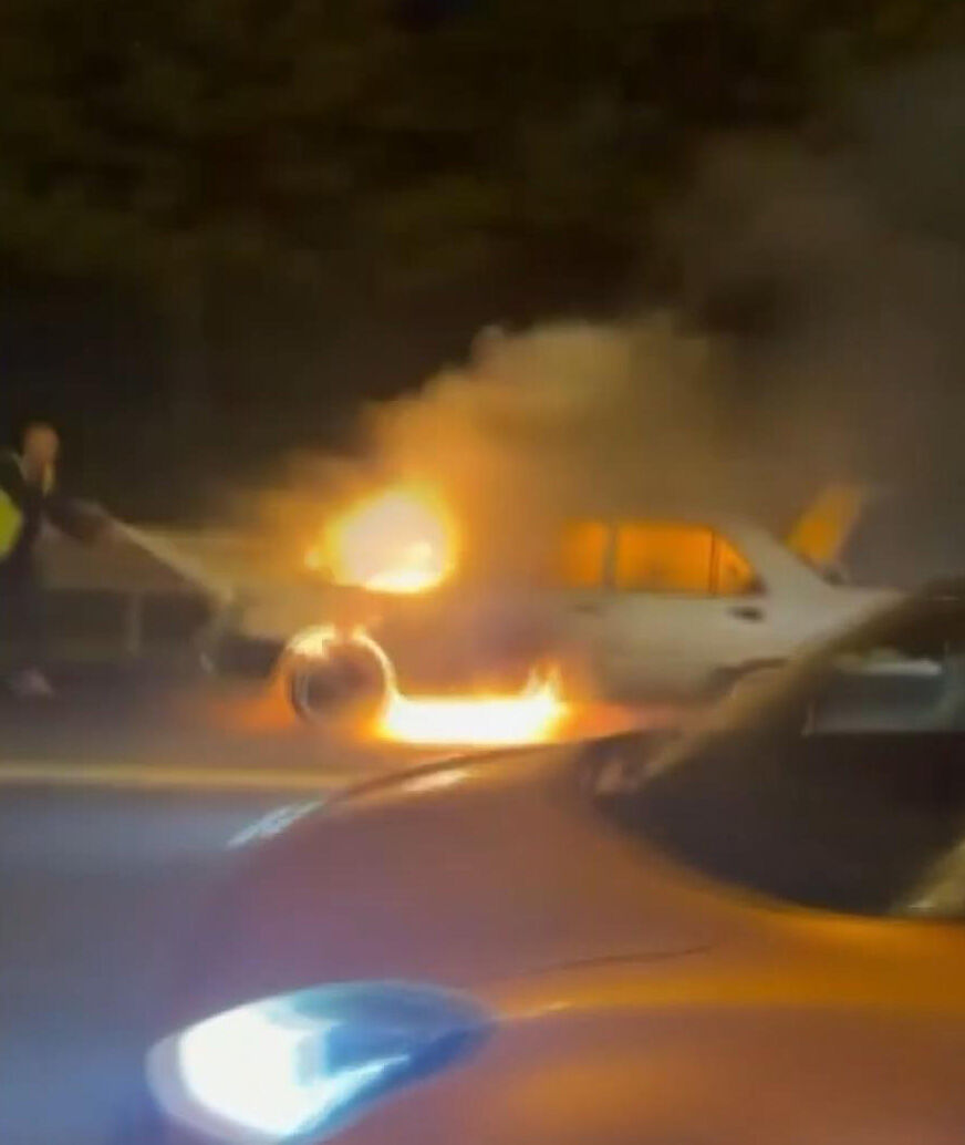 Küçükçekmece’de Seyir Halindeki Otomobilde Yangın (2)