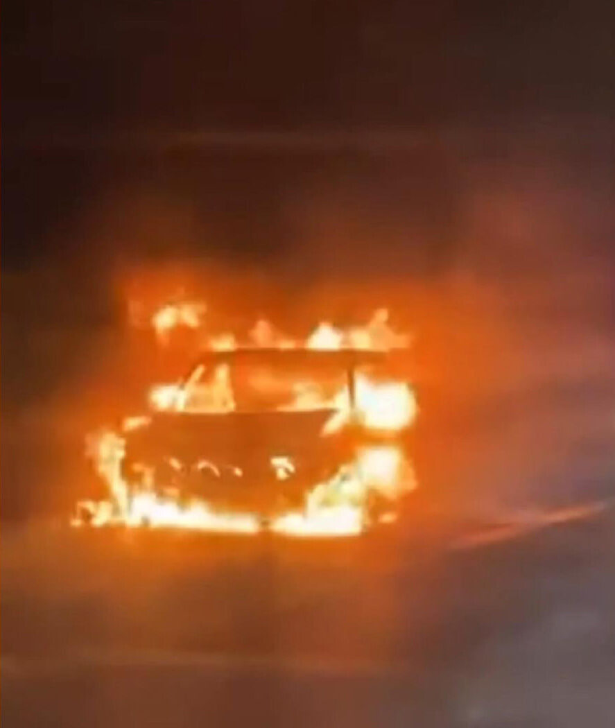 Küçükçekmece’de Seyir Halindeki Otomobilde Yangın
