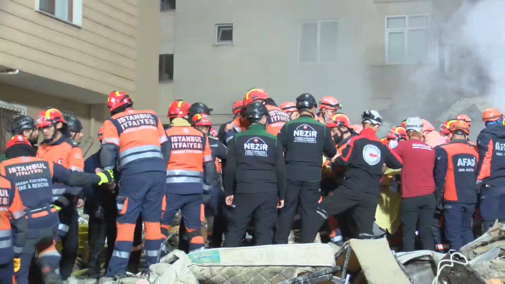 Maltepe’de Çöken Binada Enkazdan Bir Kişi Daha Çıkarıldı