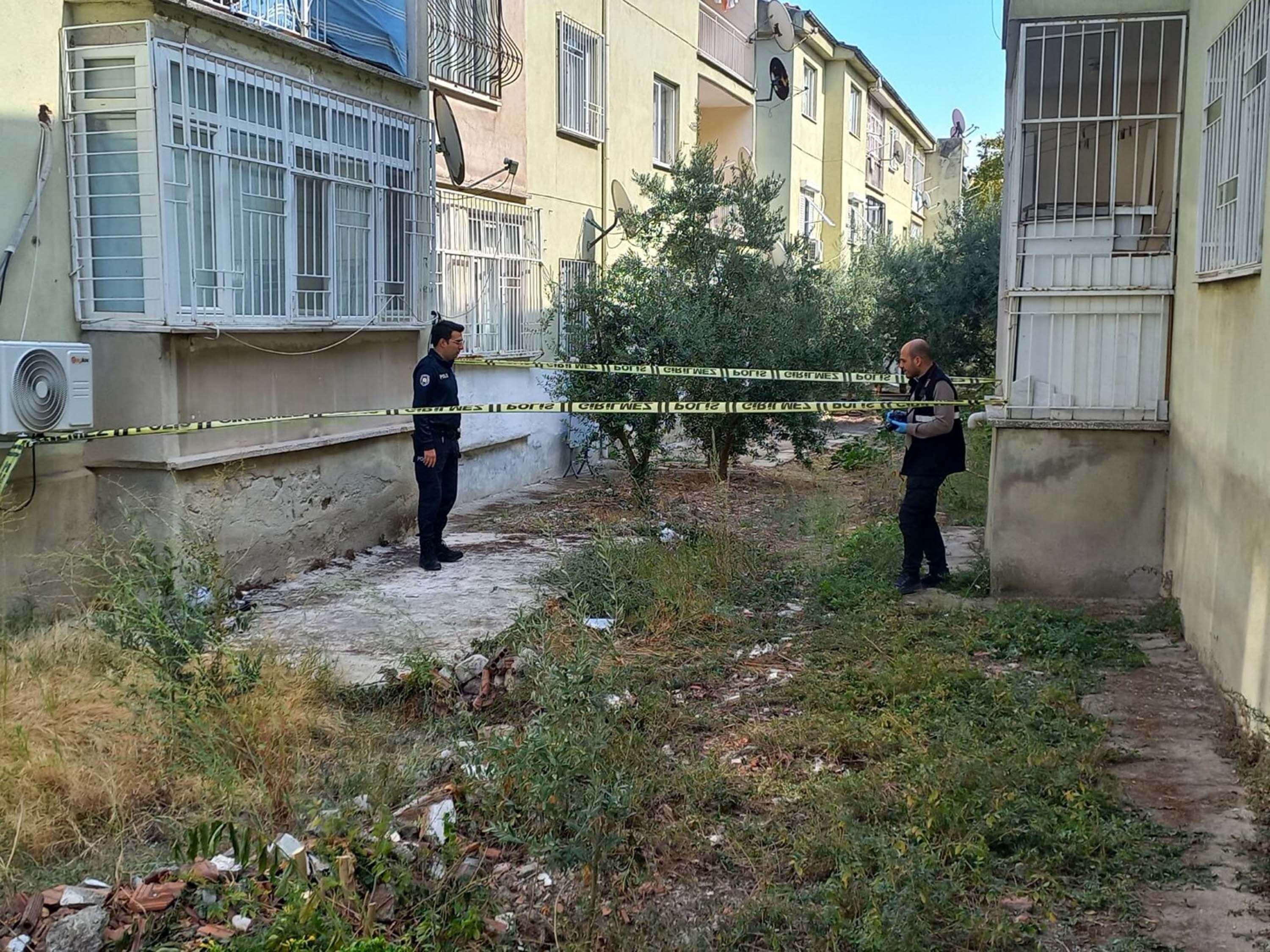 Manisa’da Balkondan Düşen 73 Yaşındaki Adam Ağır Yaralandı