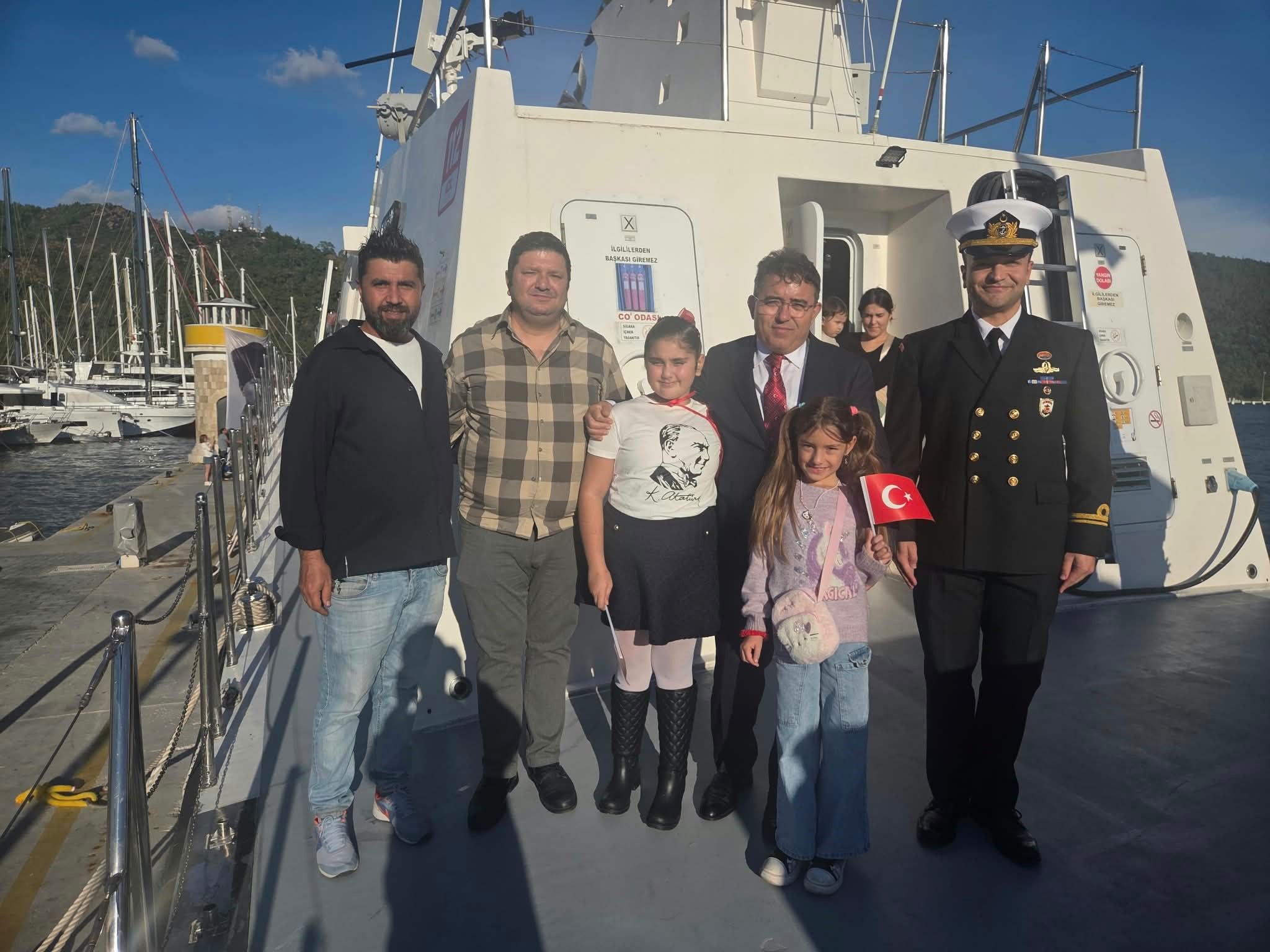 Marmaris’te Denizaltı Ve Sahil Güvenlik Botuna Yoğun Ilgi