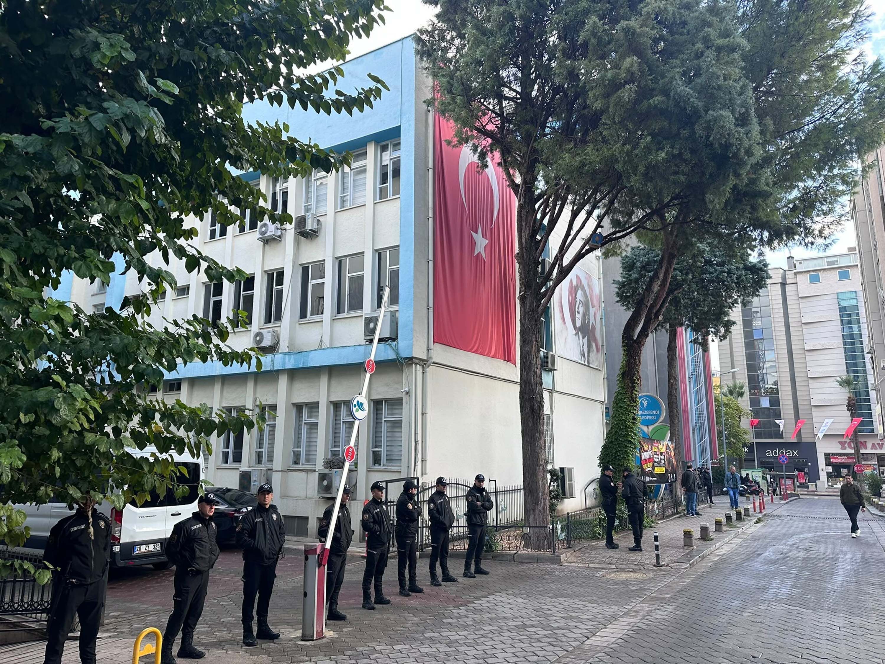 Merkezefendi Belediyesi Operasyonunda 3 Kişi Adliyeye Sevk Edildi