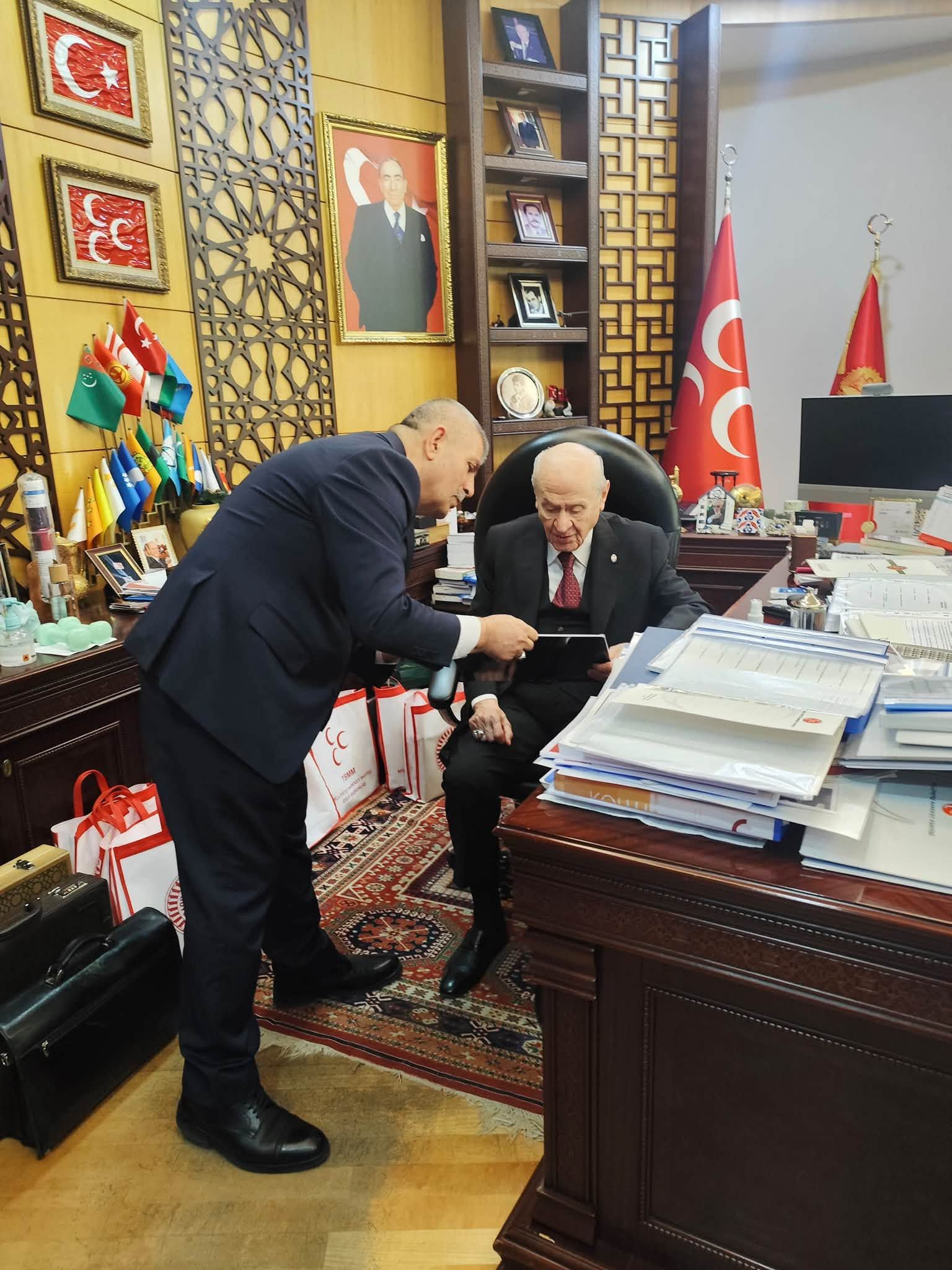 Mhp İzmi̇r İl Başkani Veysel Şahi̇n, Genel Başkan Devlet Bahçeli̇’yi̇ Zi̇yaret Etti̇ Fotoğraf1.Jpg