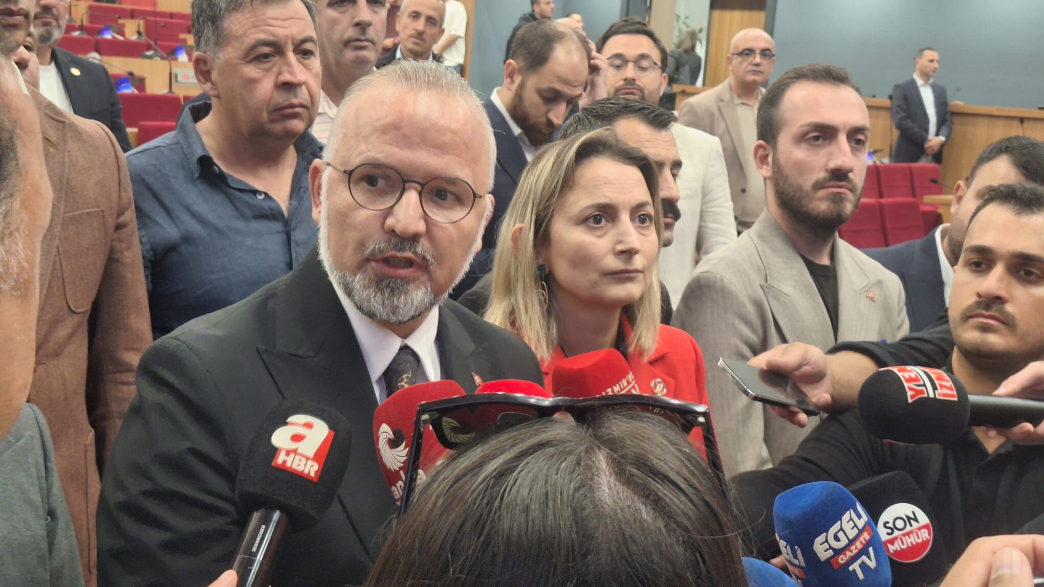 İzmir Büyükşehir Belediye Meclisi toplanamadı