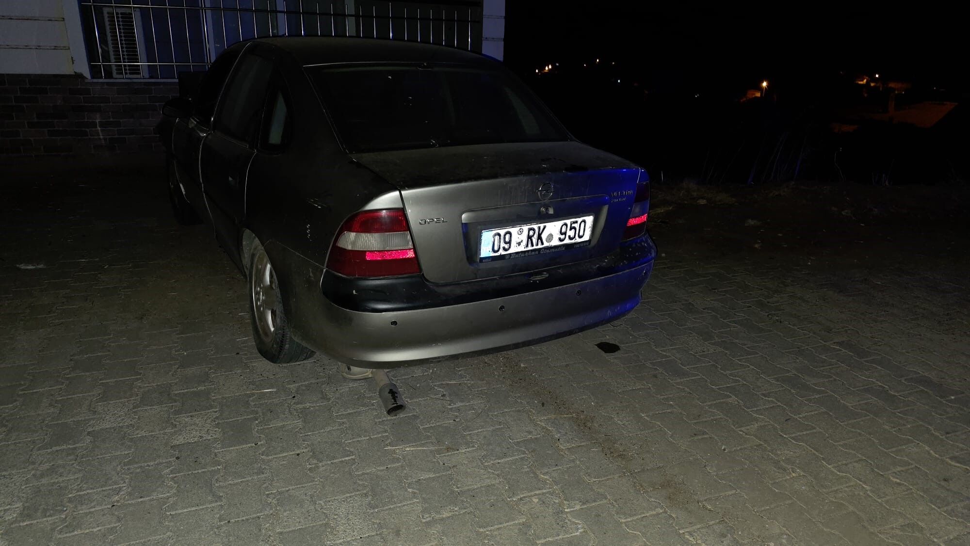 Nazilli’de Otomobil Uçurumdan Yuvarlandı (2)